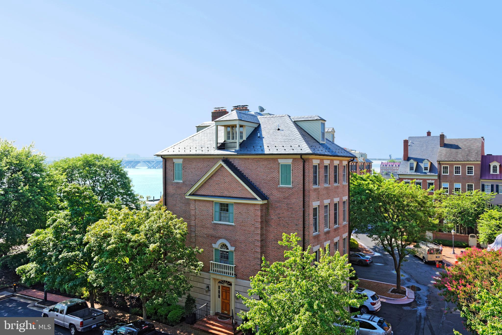 ROBINSON LANDING - Residential