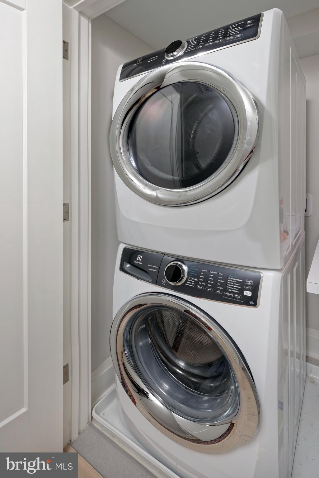 ROBINSON LANDING - Residential