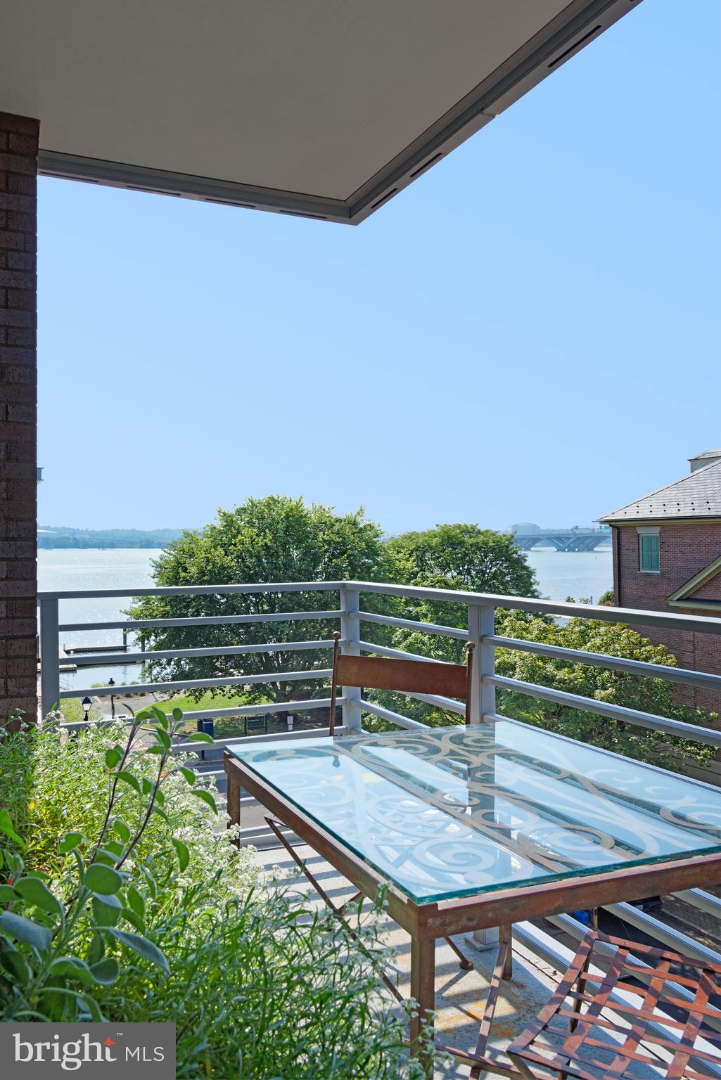 ROBINSON LANDING - Residential