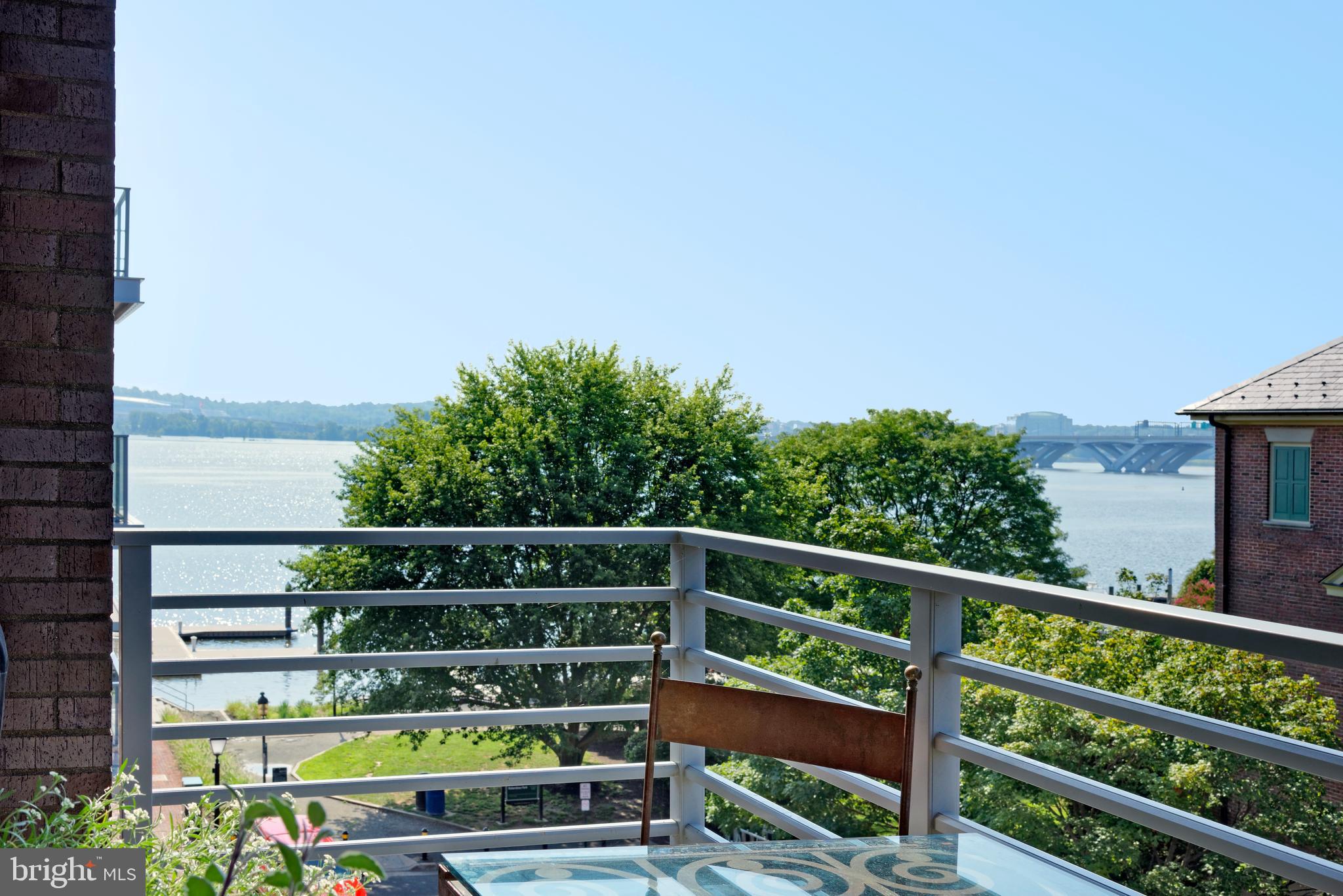 ROBINSON LANDING - Residential