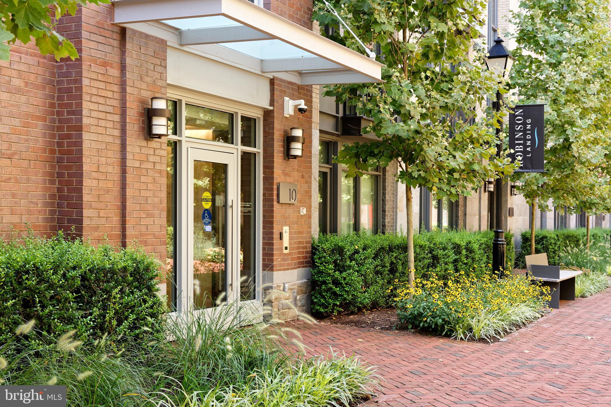 ROBINSON LANDING - Residential