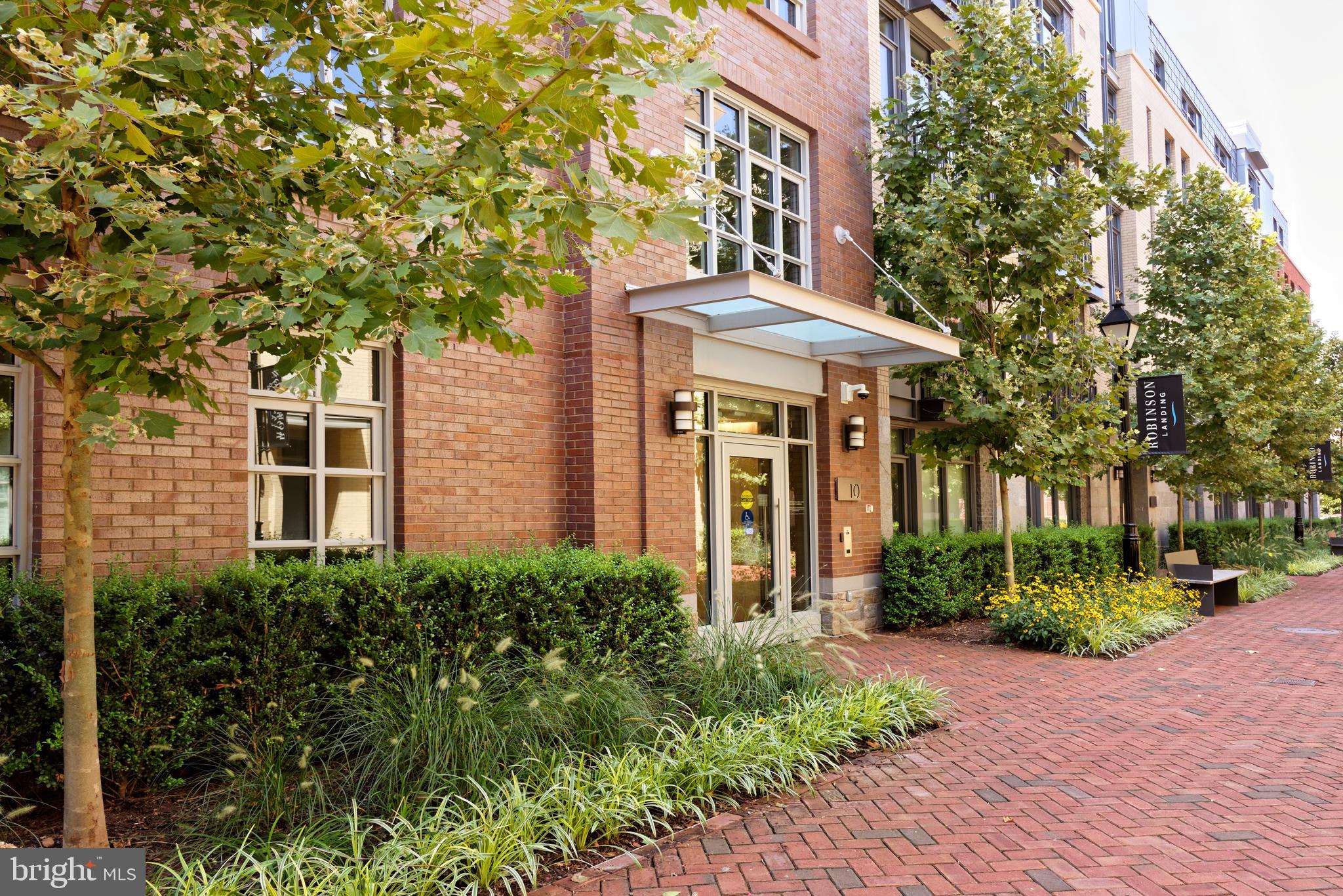 ROBINSON LANDING - Residential