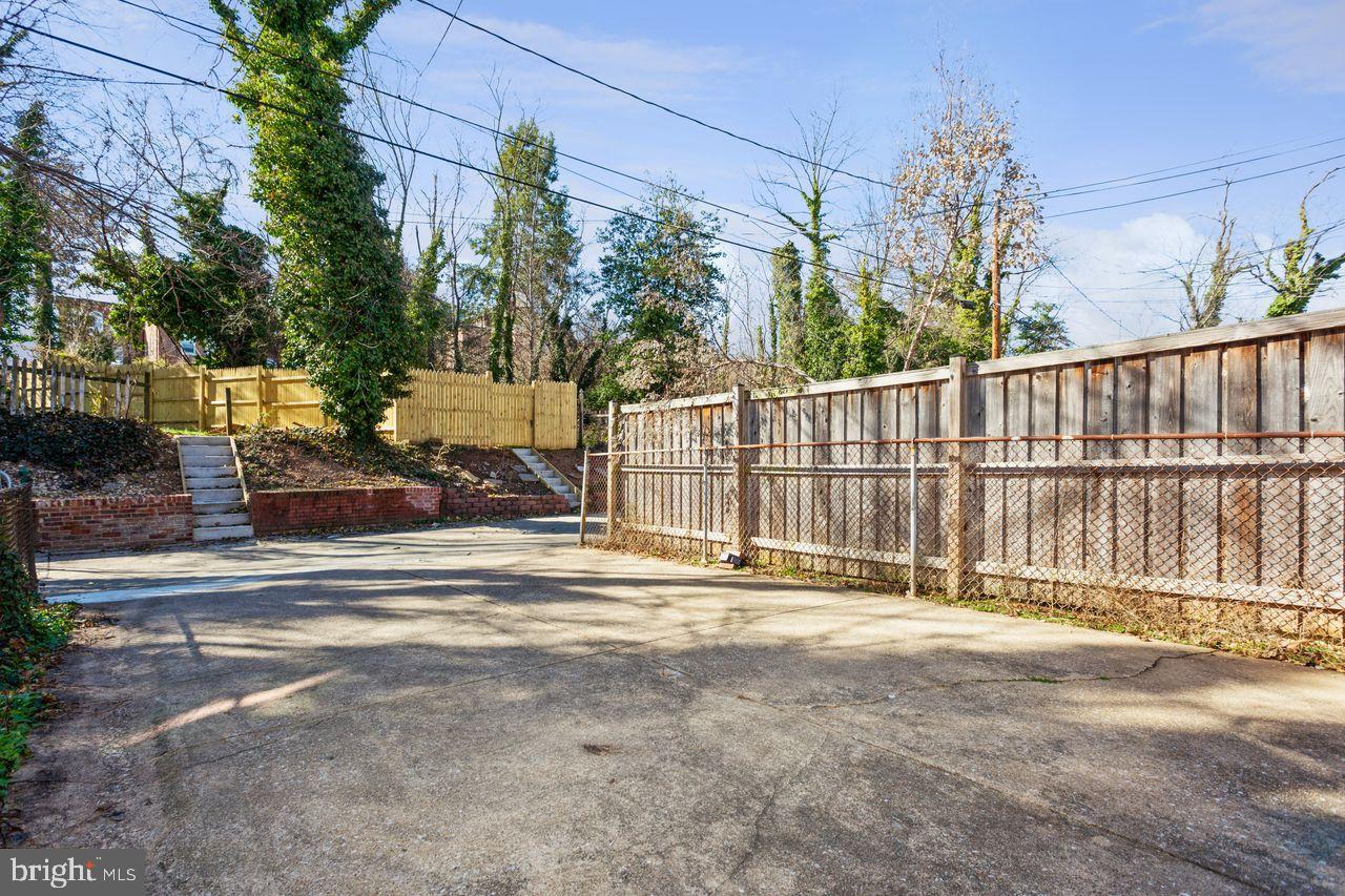 EDNOR GARDENS HISTORIC DISTRICT - Residential Lease