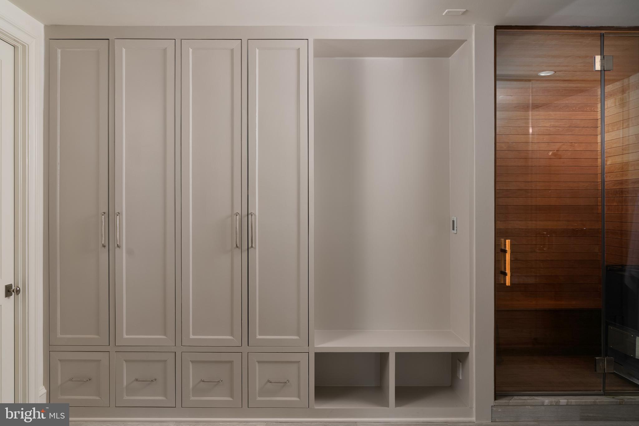 WOODSIDE ESTATES - Residential