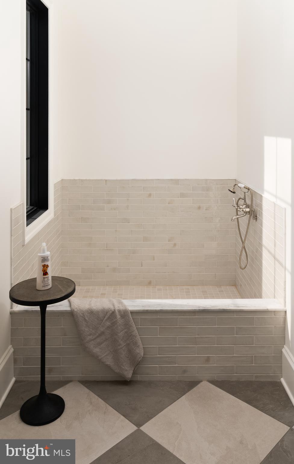 WOODSIDE ESTATES - Residential