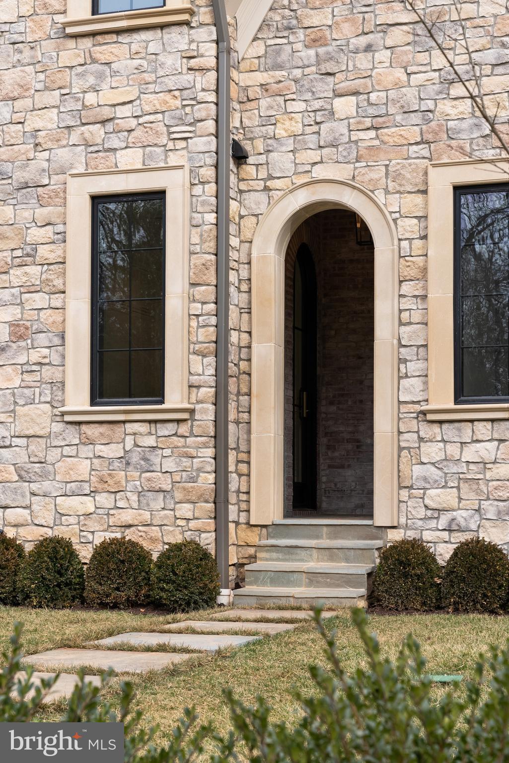 WOODSIDE ESTATES - Residential