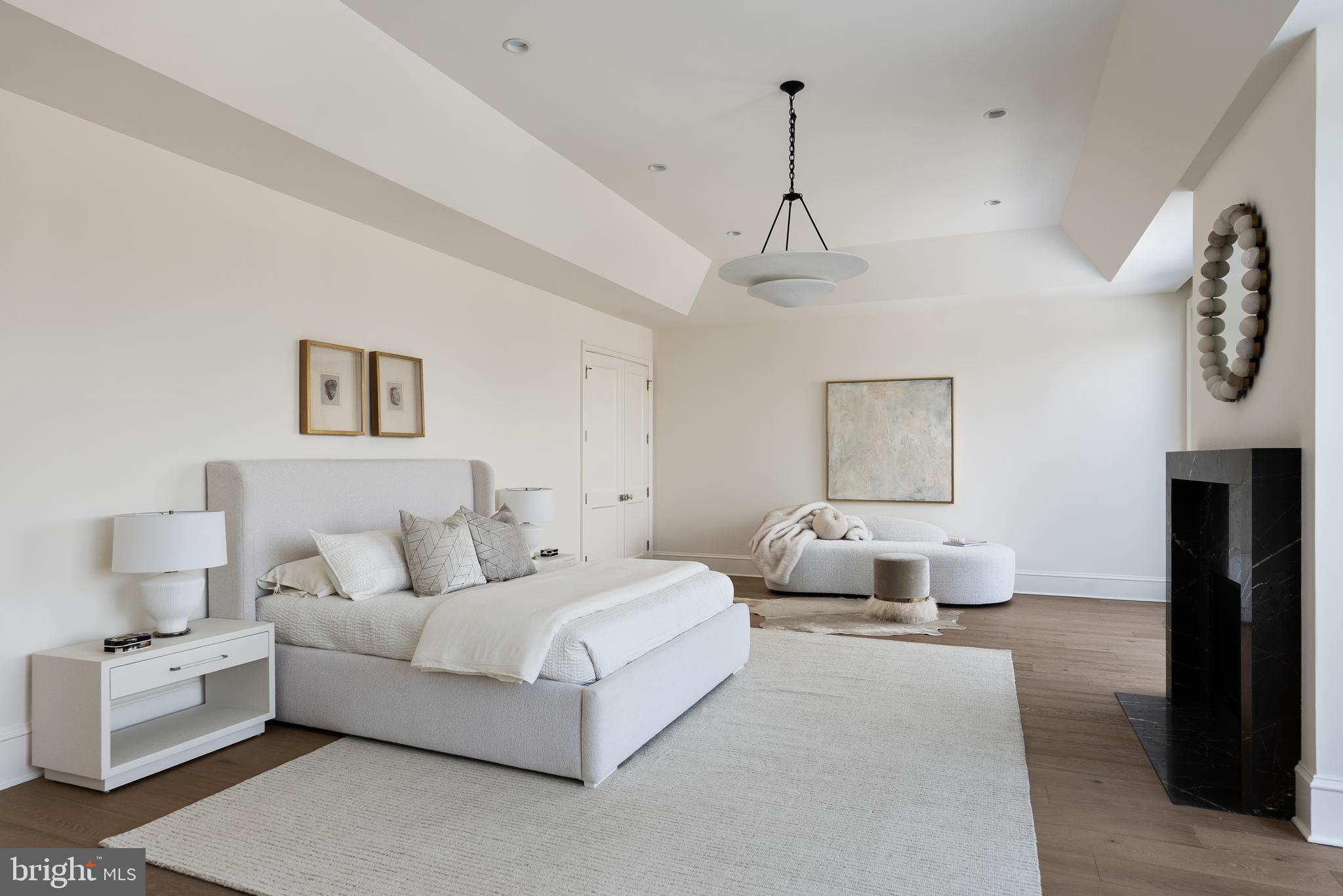 WOODSIDE ESTATES - Residential