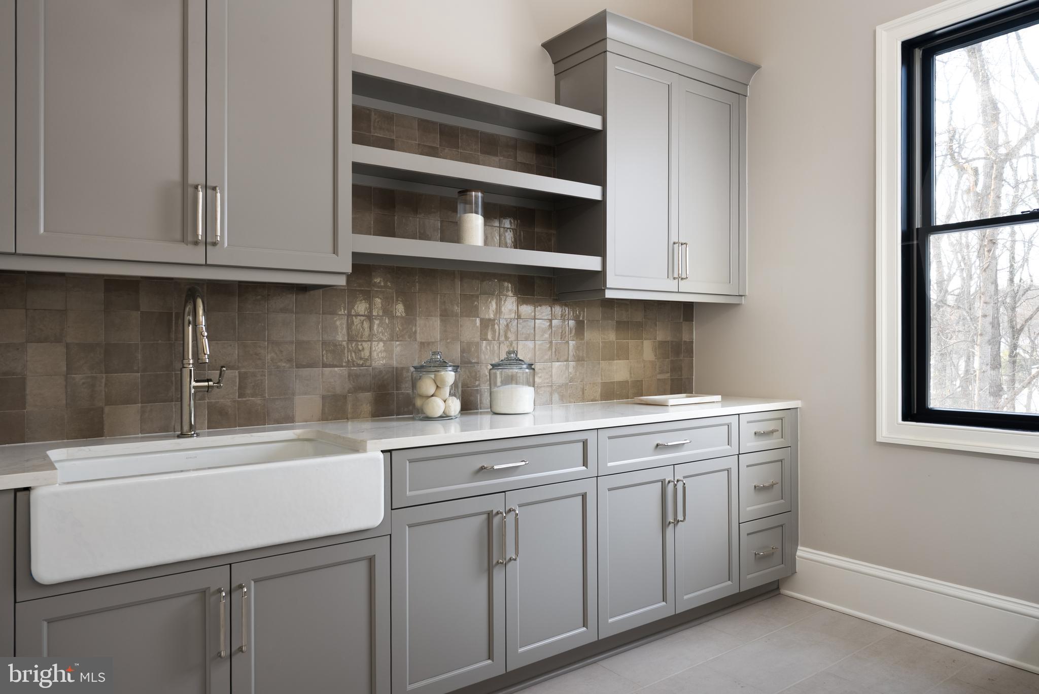 WOODSIDE ESTATES - Residential