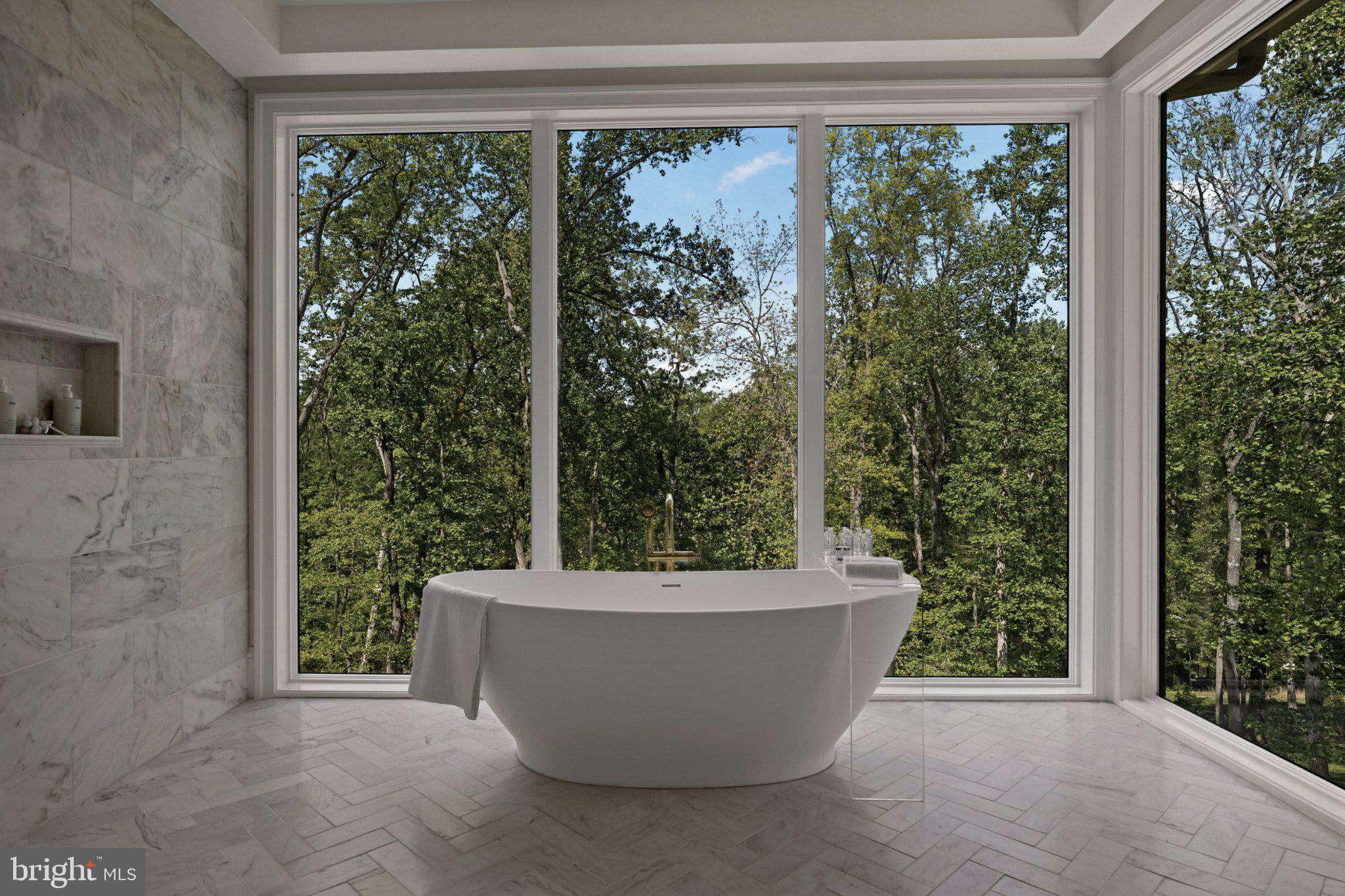 WOODSIDE ESTATES - Residential