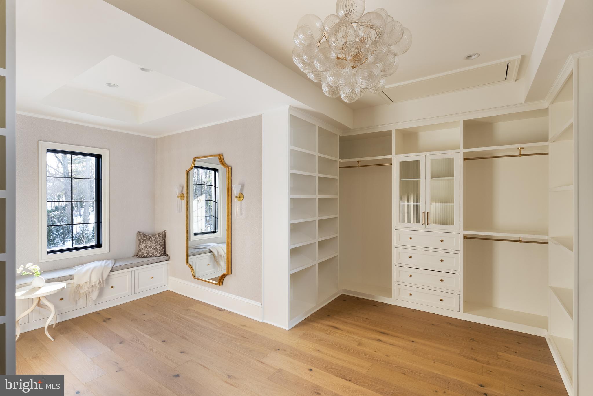 WOODSIDE ESTATES - Residential