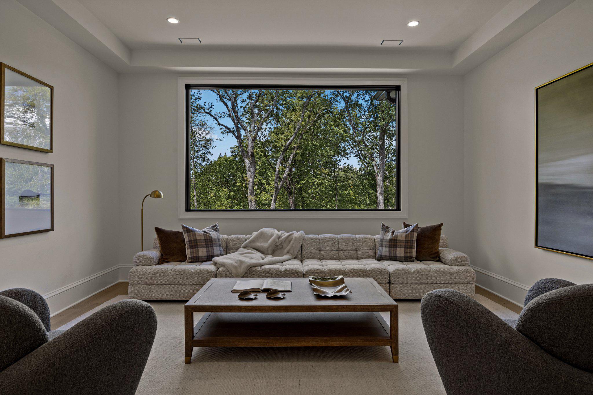 WOODSIDE ESTATES - Residential