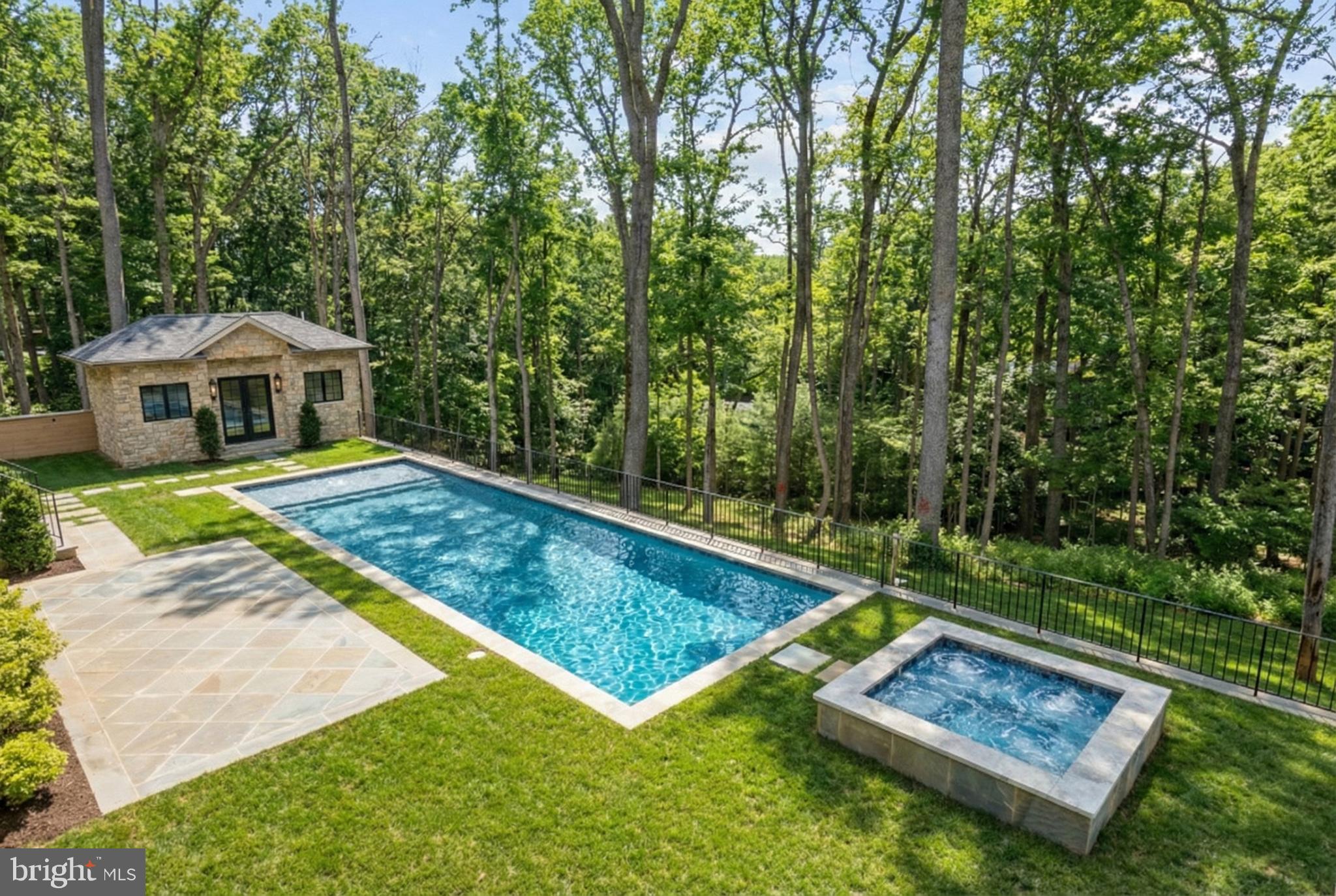 WOODSIDE ESTATES - Residential