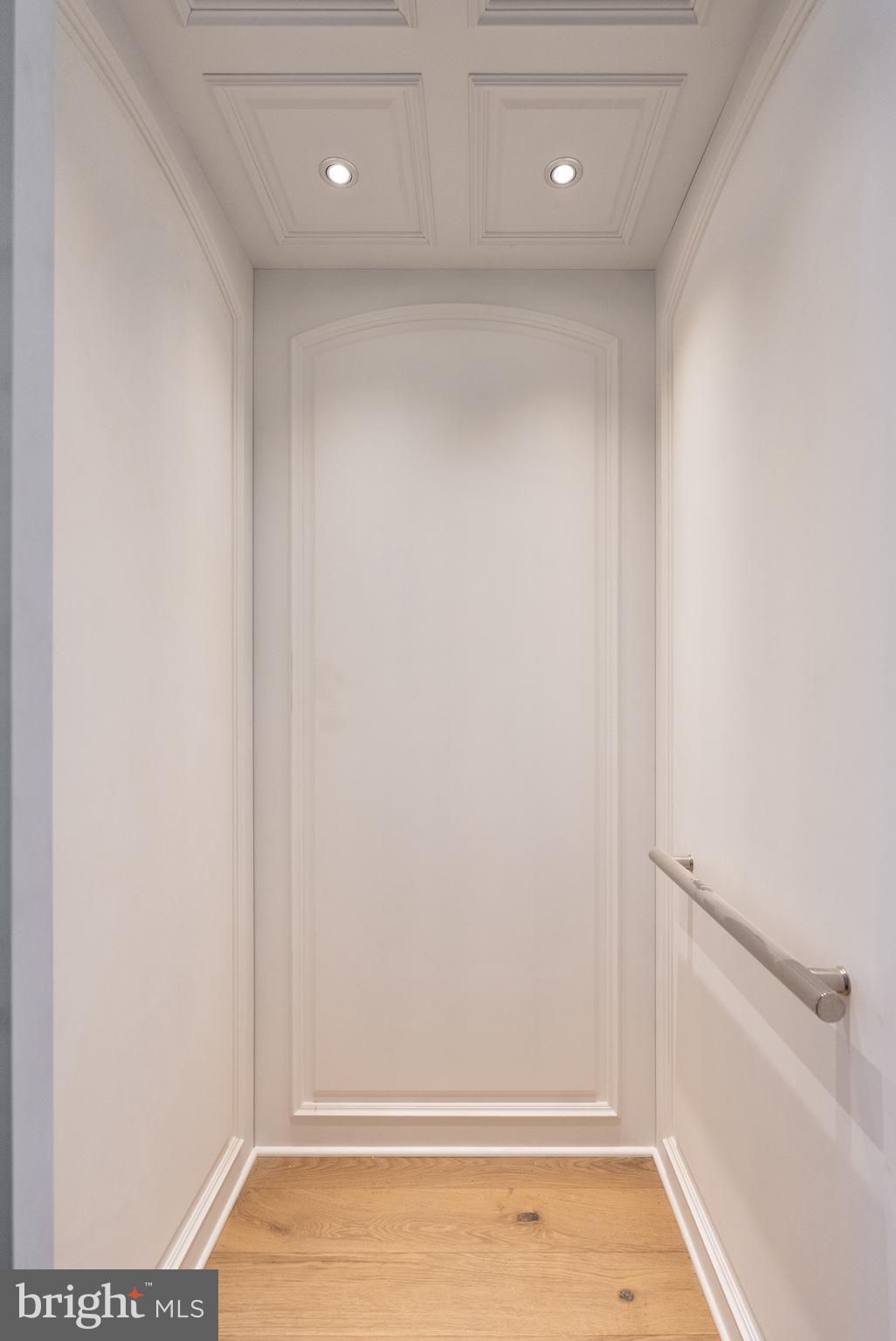 WOODSIDE ESTATES - Residential