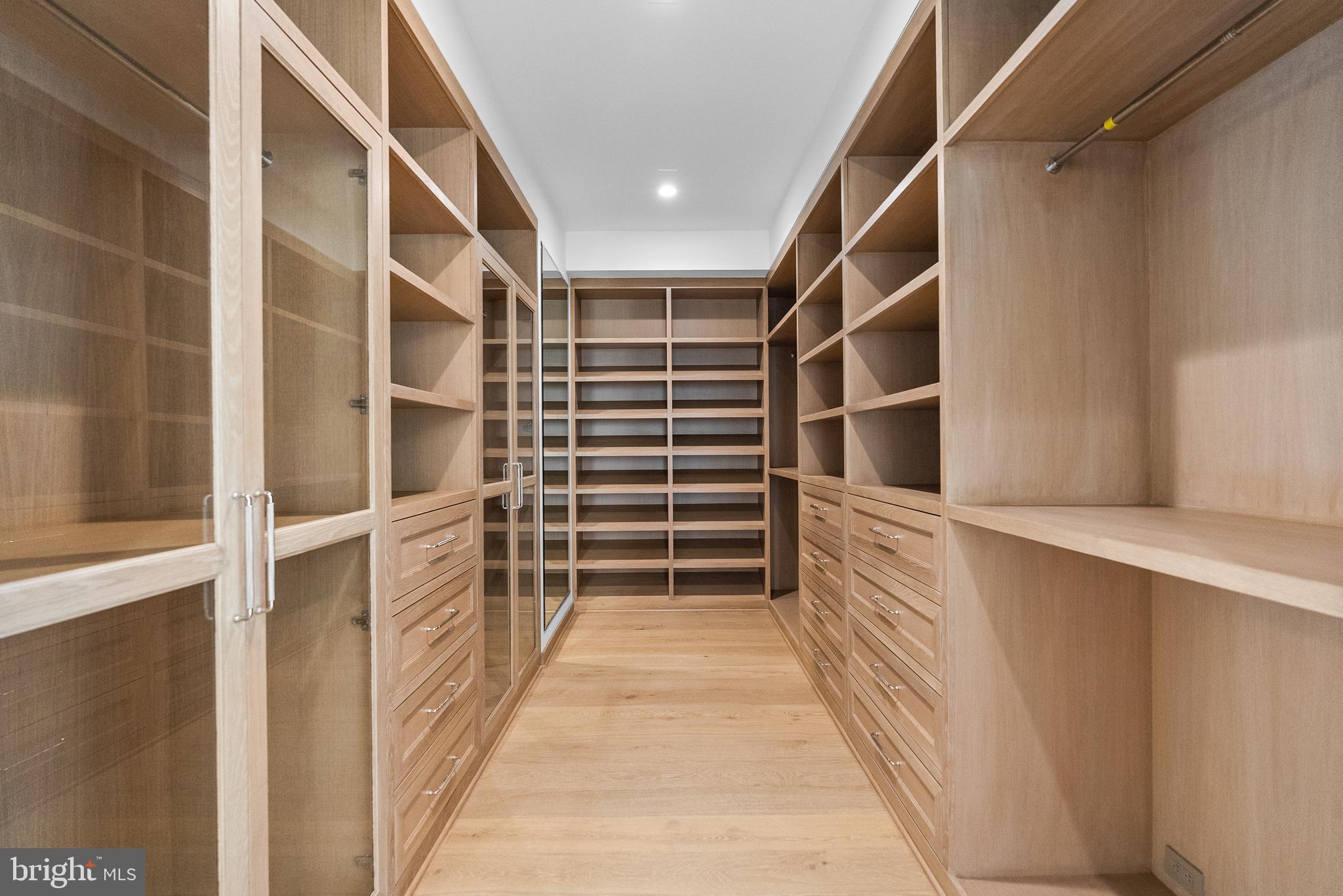 WOODSIDE ESTATES - Residential