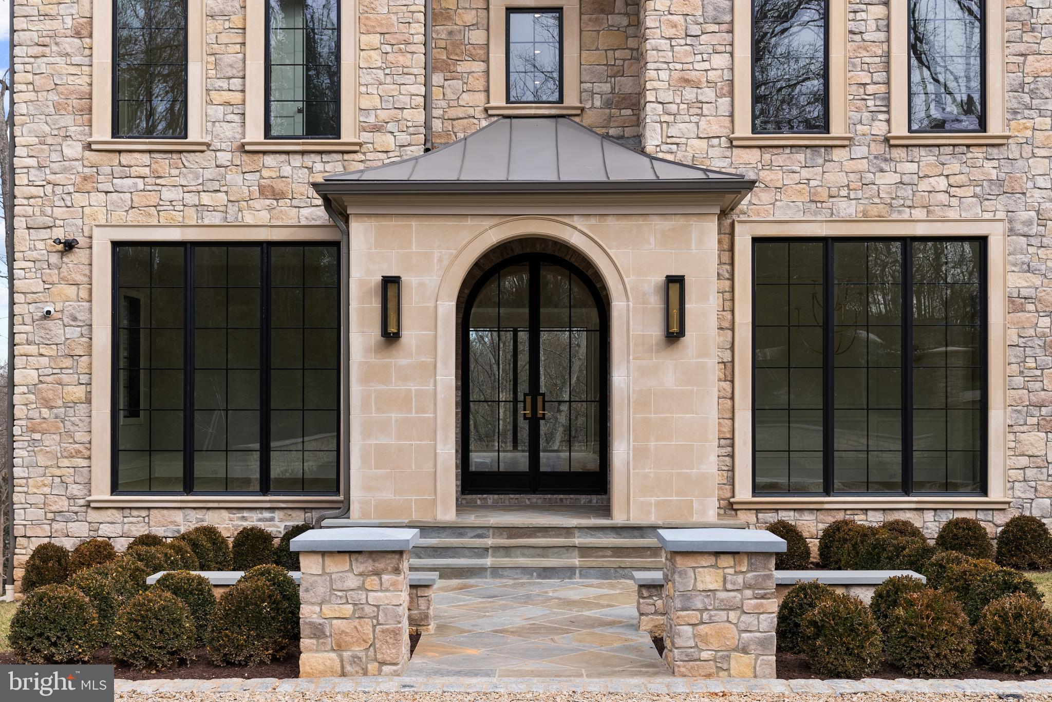 WOODSIDE ESTATES - Residential