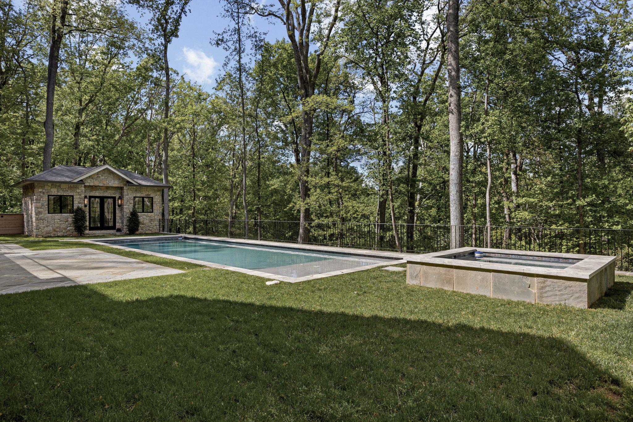 WOODSIDE ESTATES - Residential