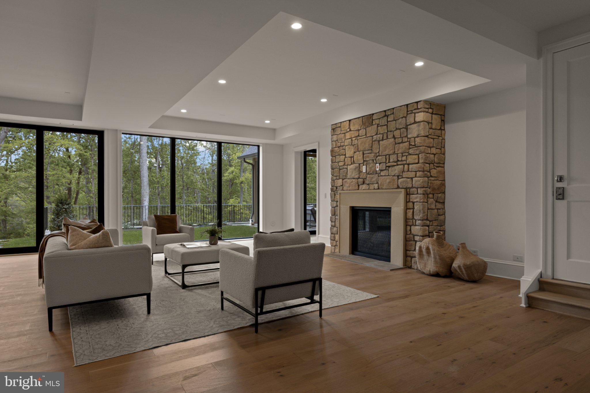 WOODSIDE ESTATES - Residential