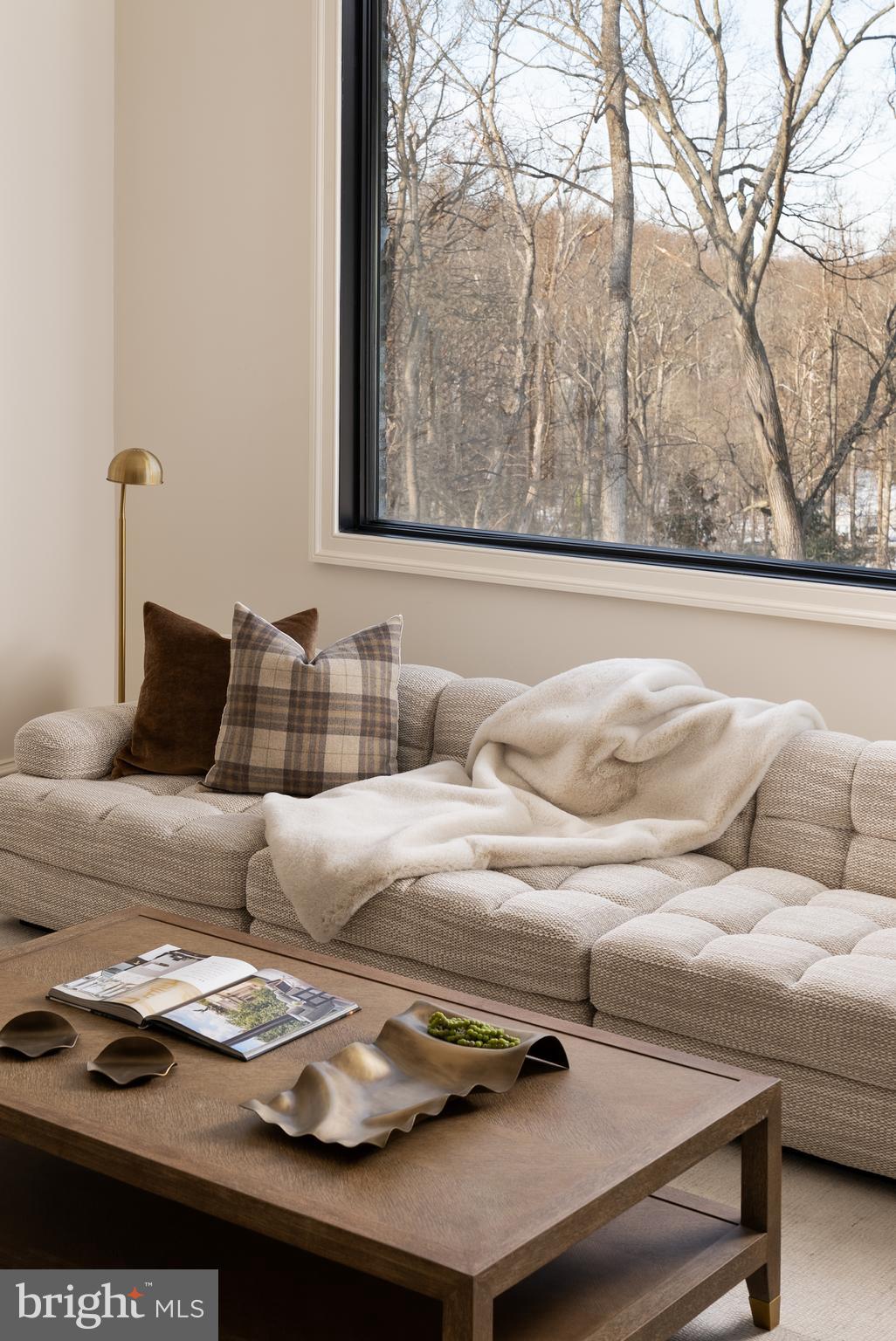 WOODSIDE ESTATES - Residential