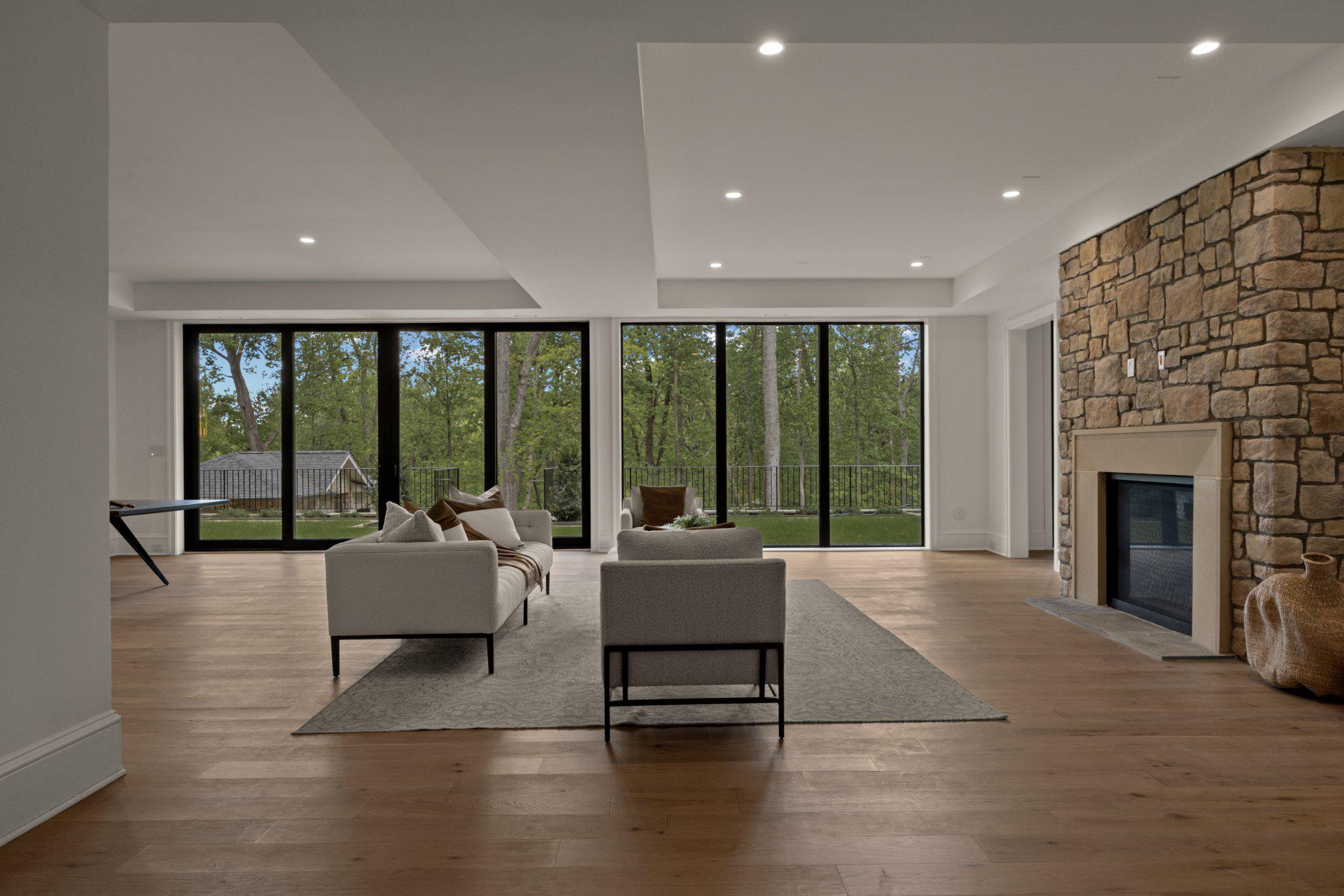 WOODSIDE ESTATES - Residential