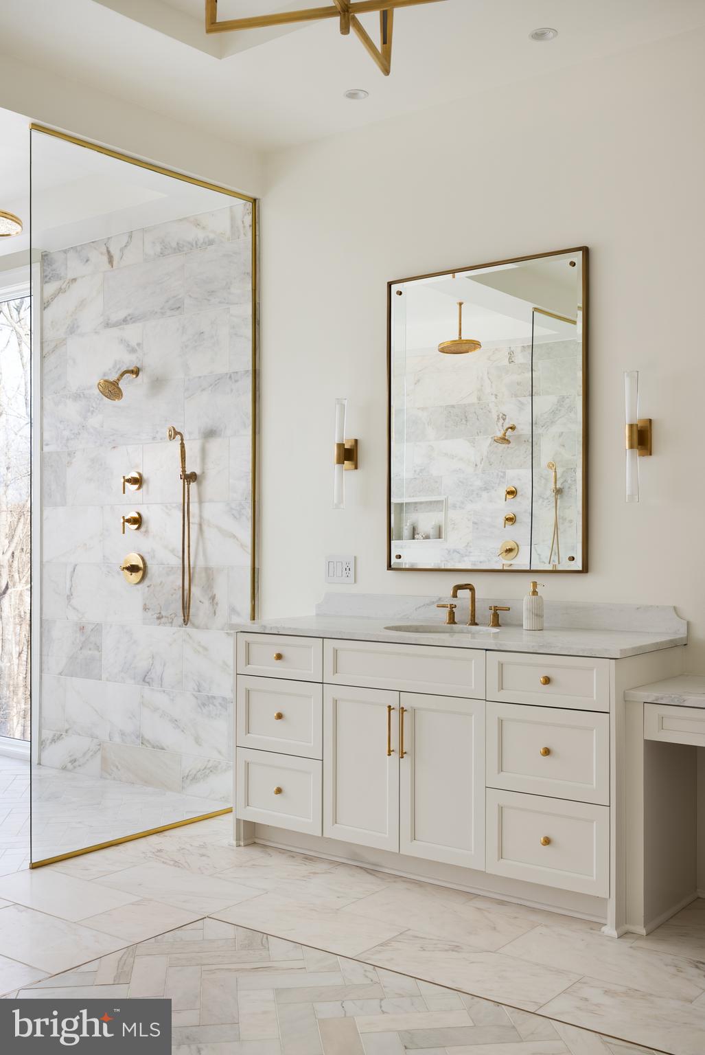 WOODSIDE ESTATES - Residential