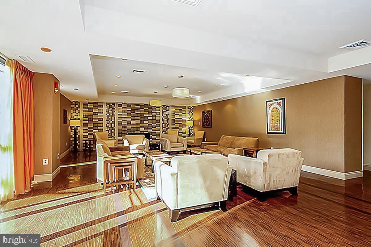 4620 NORTH PARK AVE - Residential