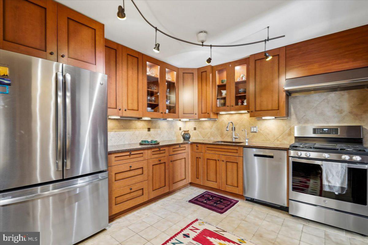 4620 NORTH PARK AVE - Residential