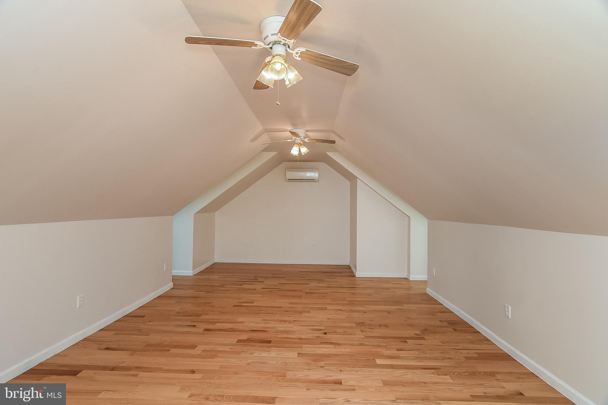 CABIN POINT - Residential