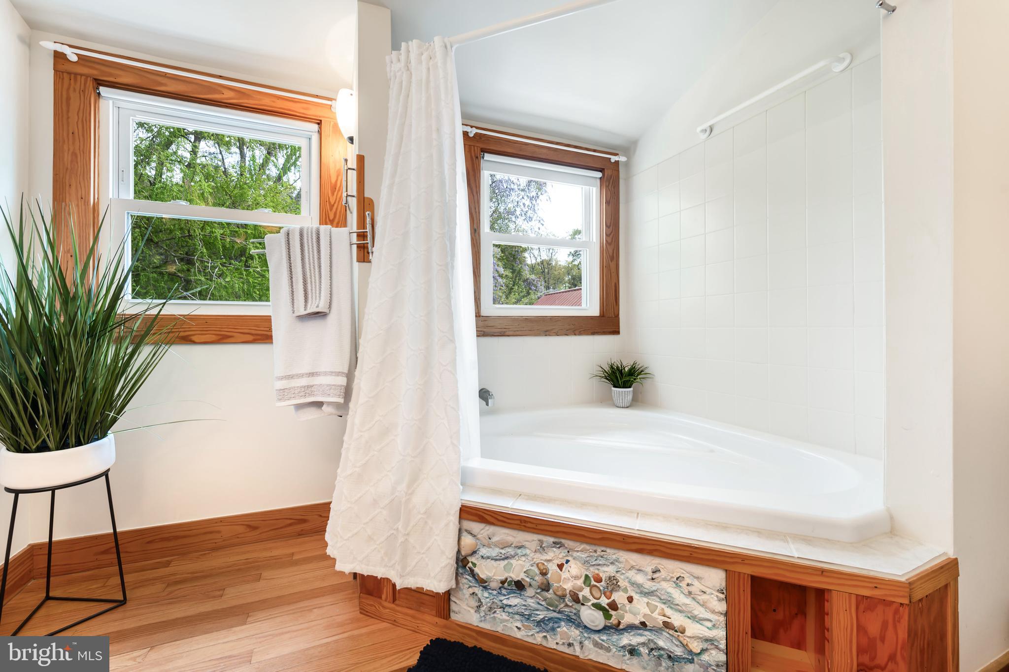 ROCK HALL - Residential