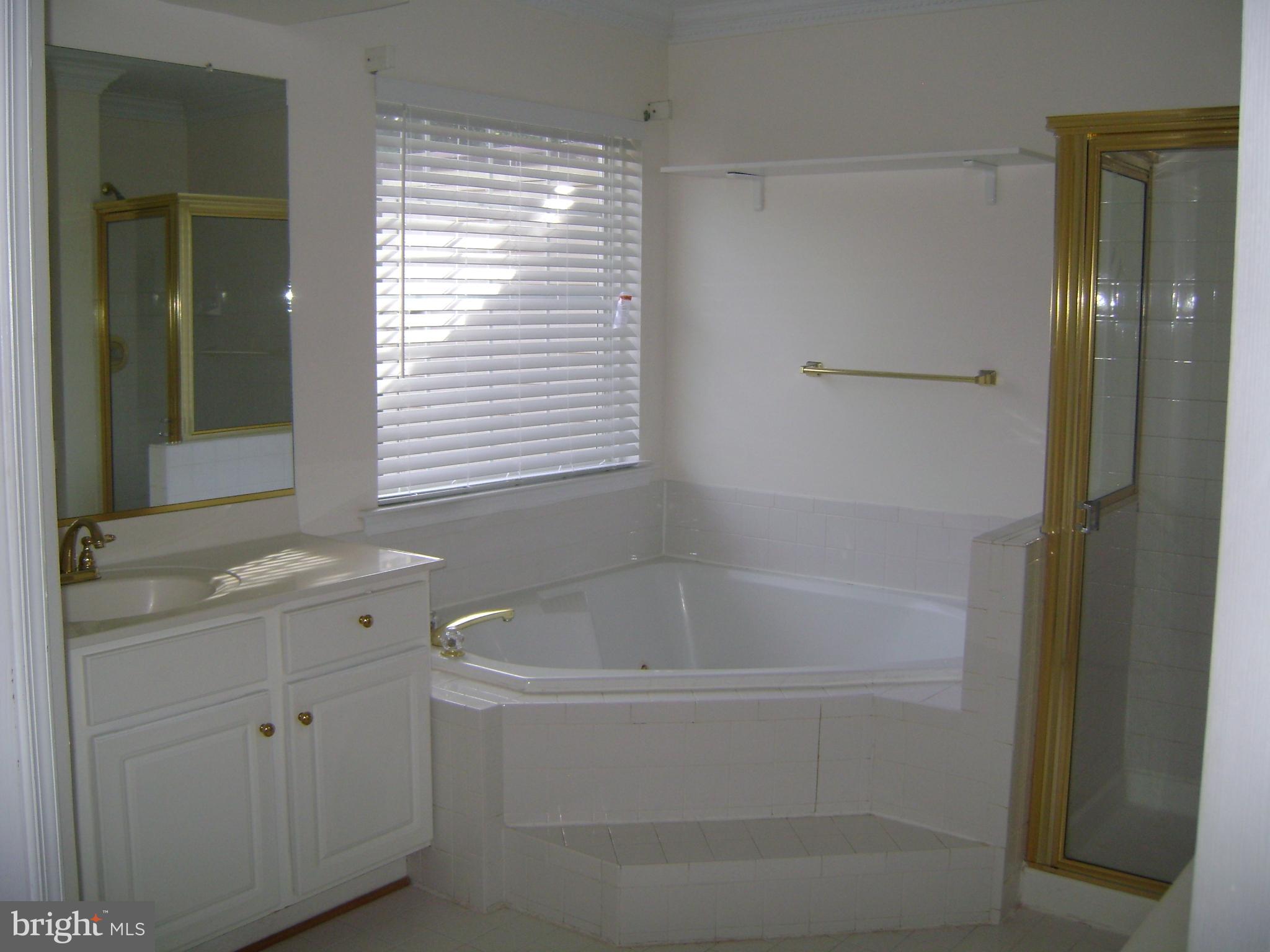 THORNWOOD KNOLL PLAT ONE - Residential Lease