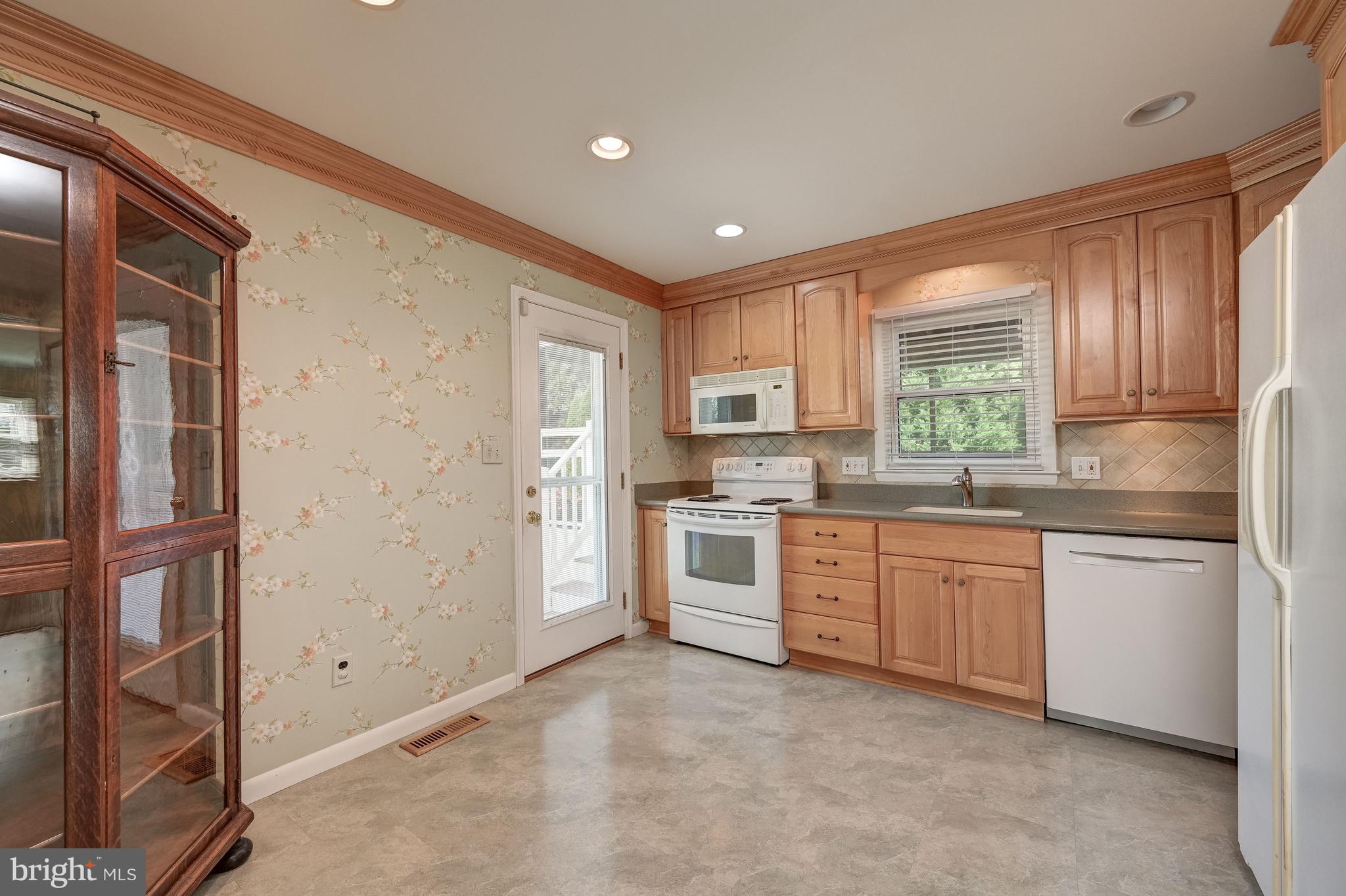 SILVERGATE VILLAGE - Residential