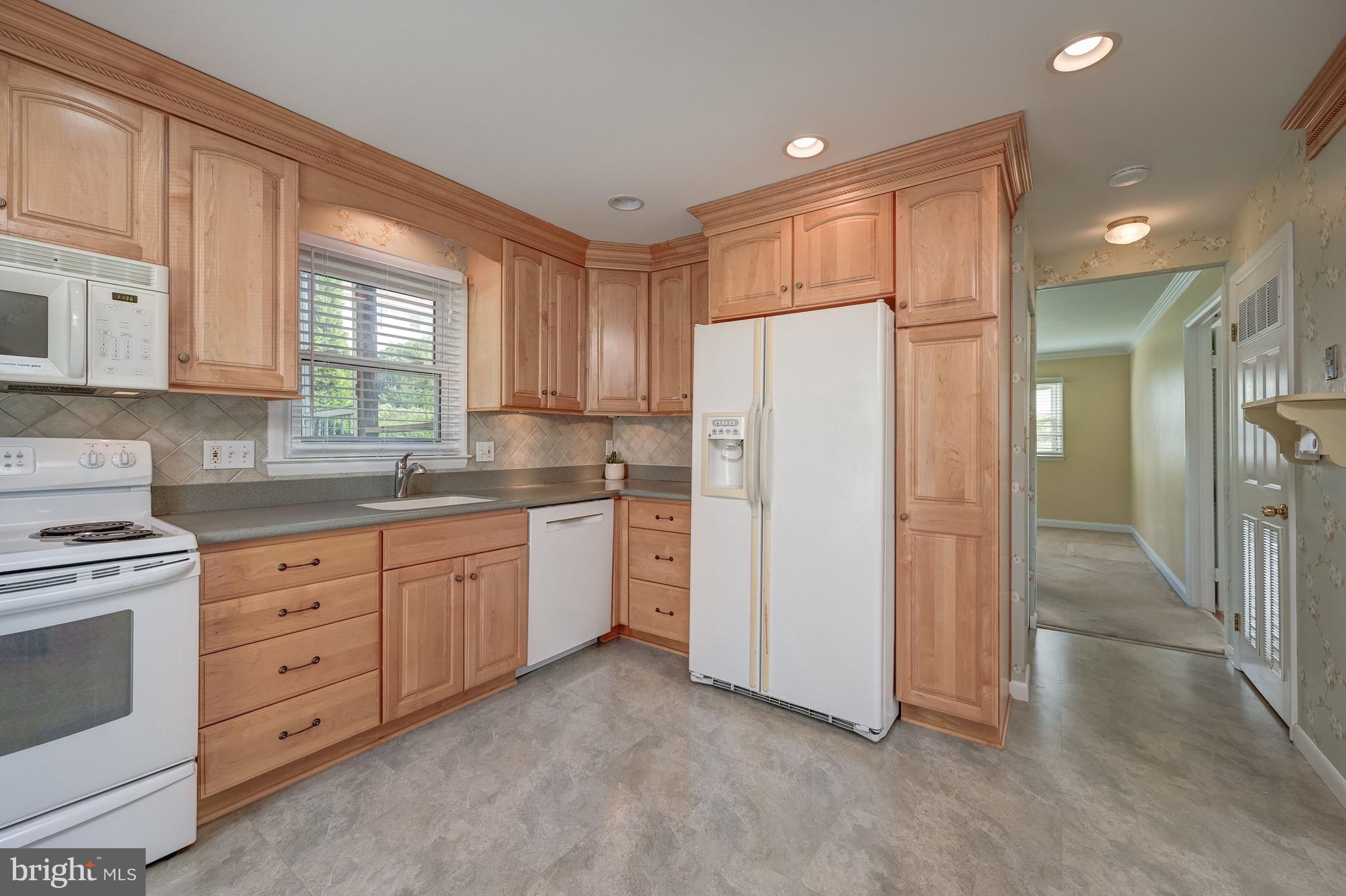 SILVERGATE VILLAGE - Residential