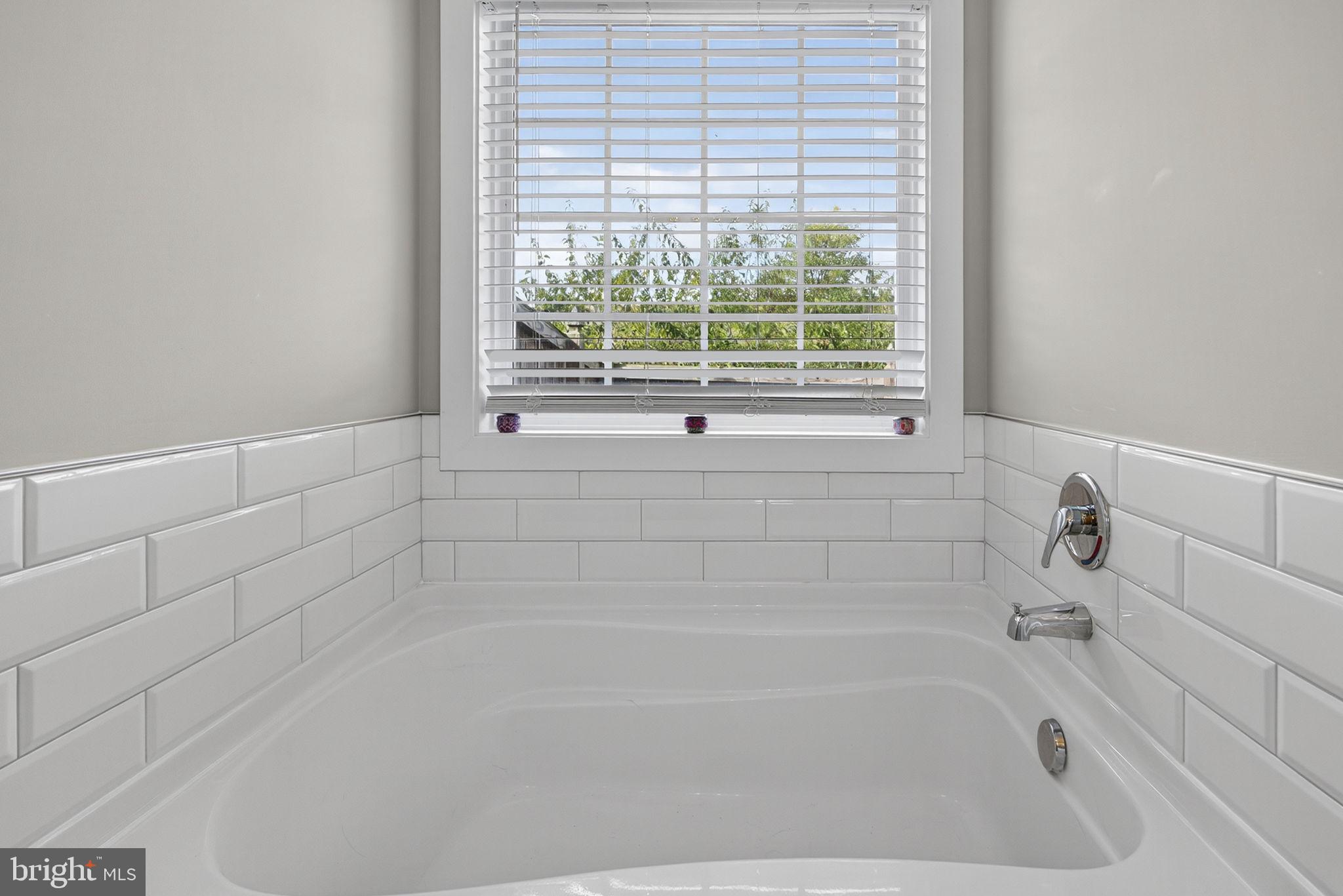 CRESTFIELD - Residential