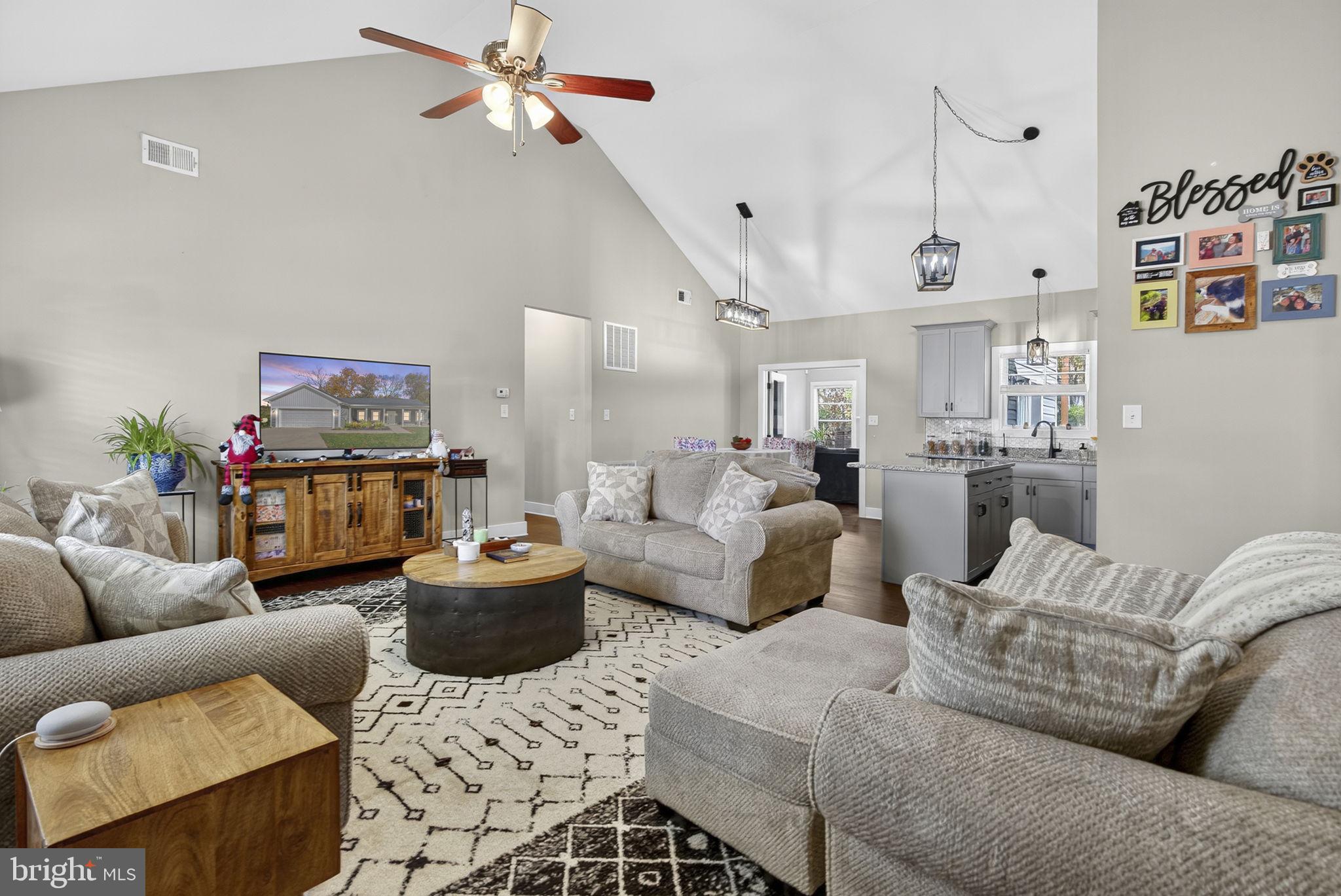 CRESTFIELD - Residential