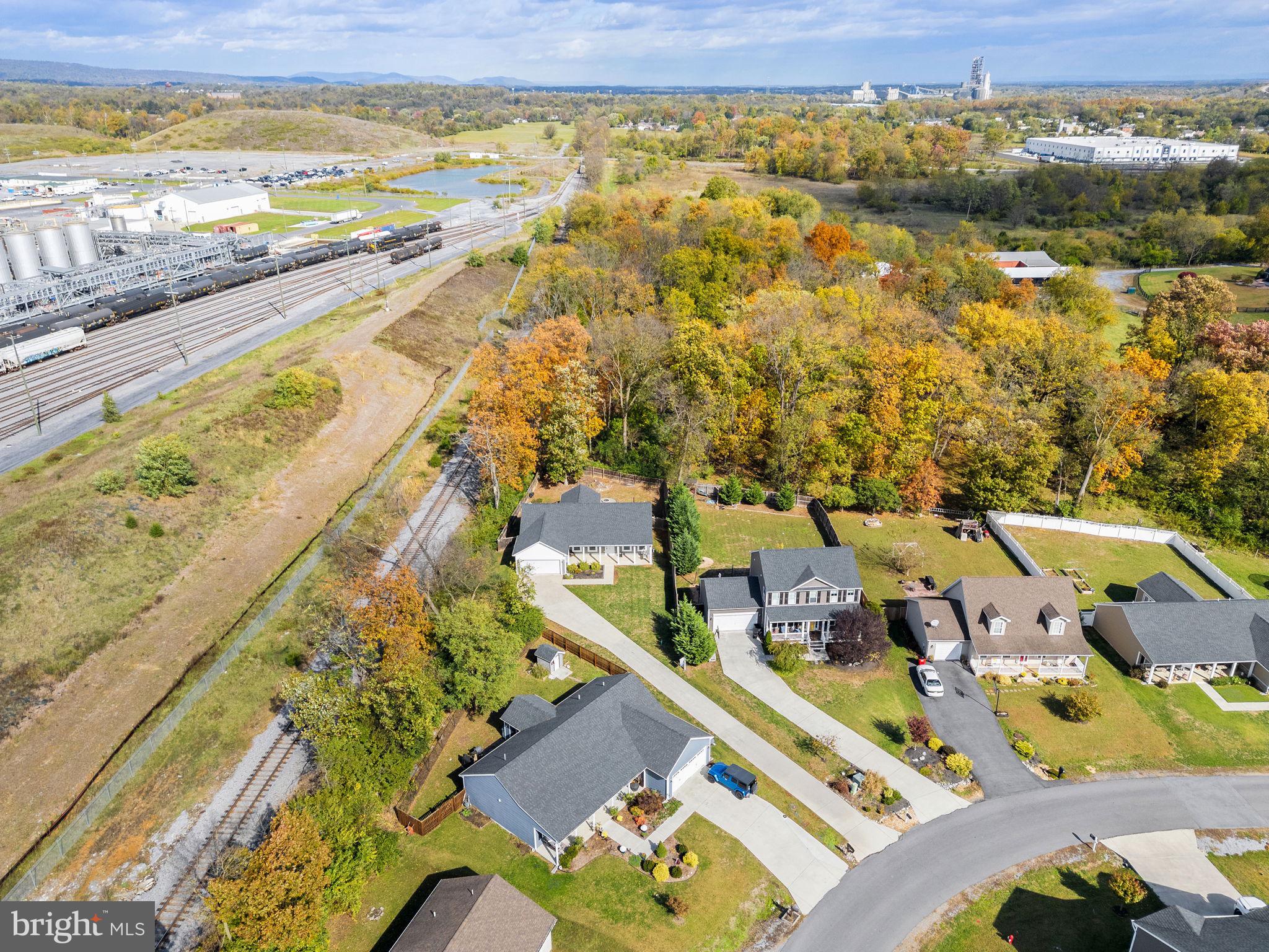 CRESTFIELD - Residential