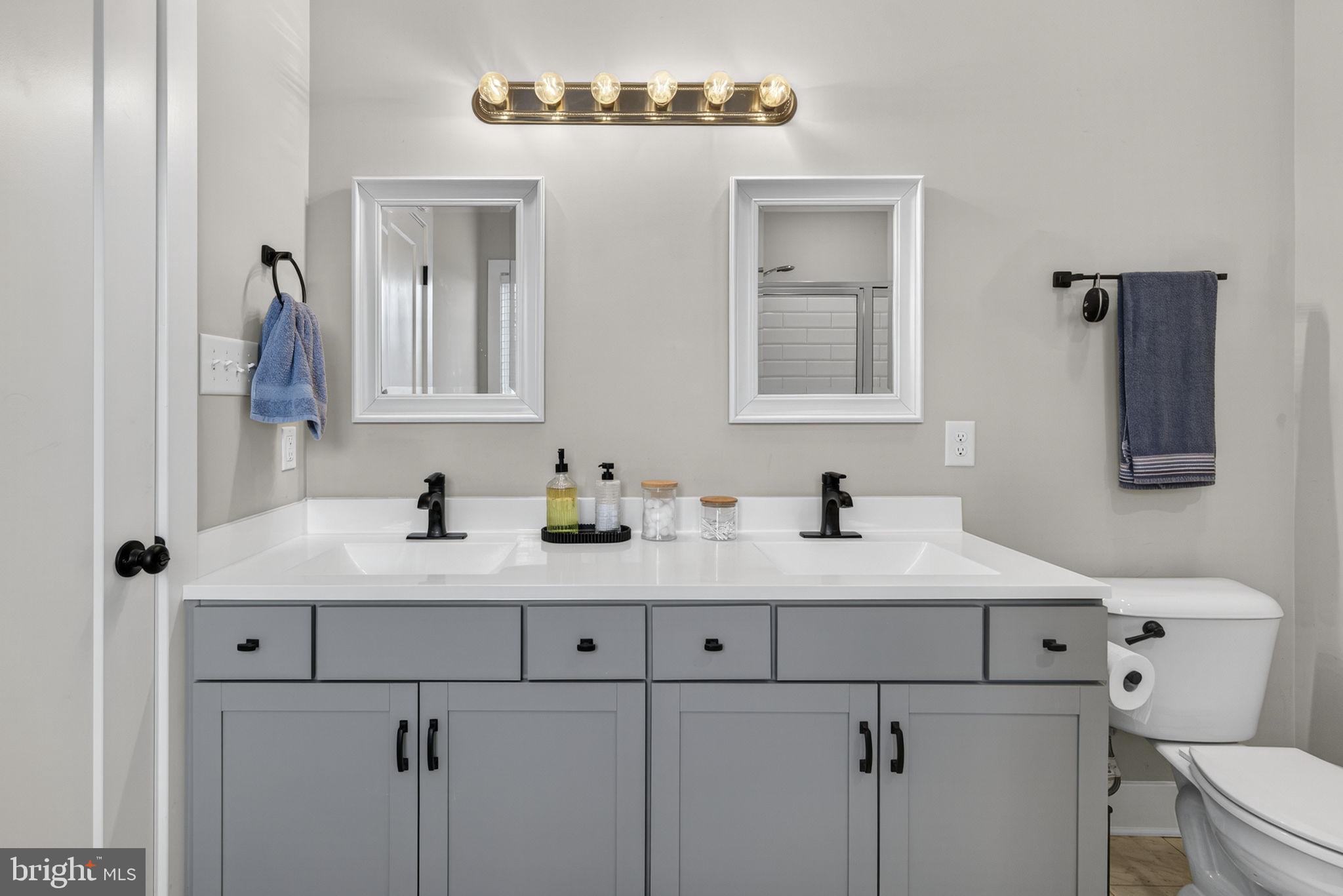 CRESTFIELD - Residential