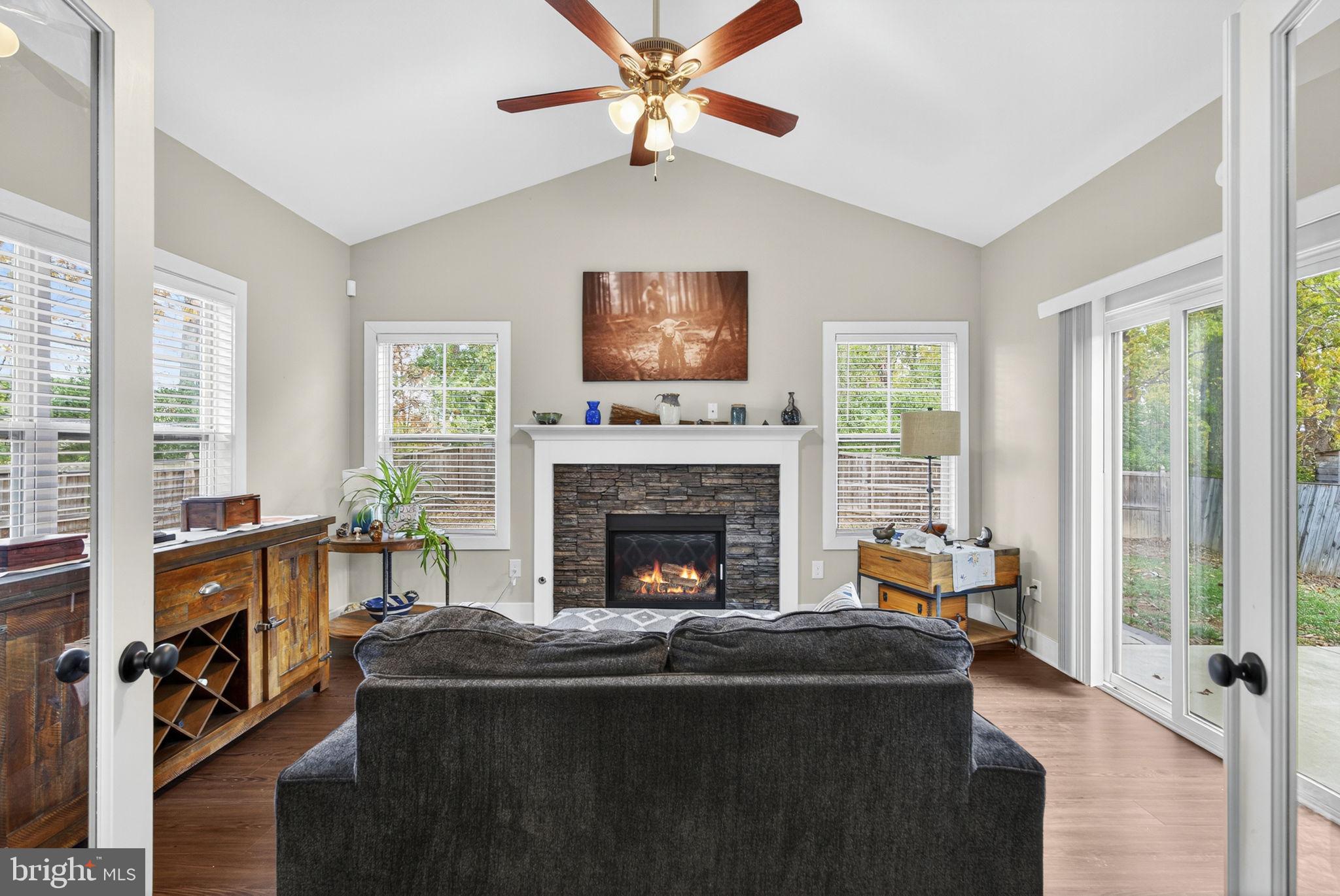 CRESTFIELD - Residential