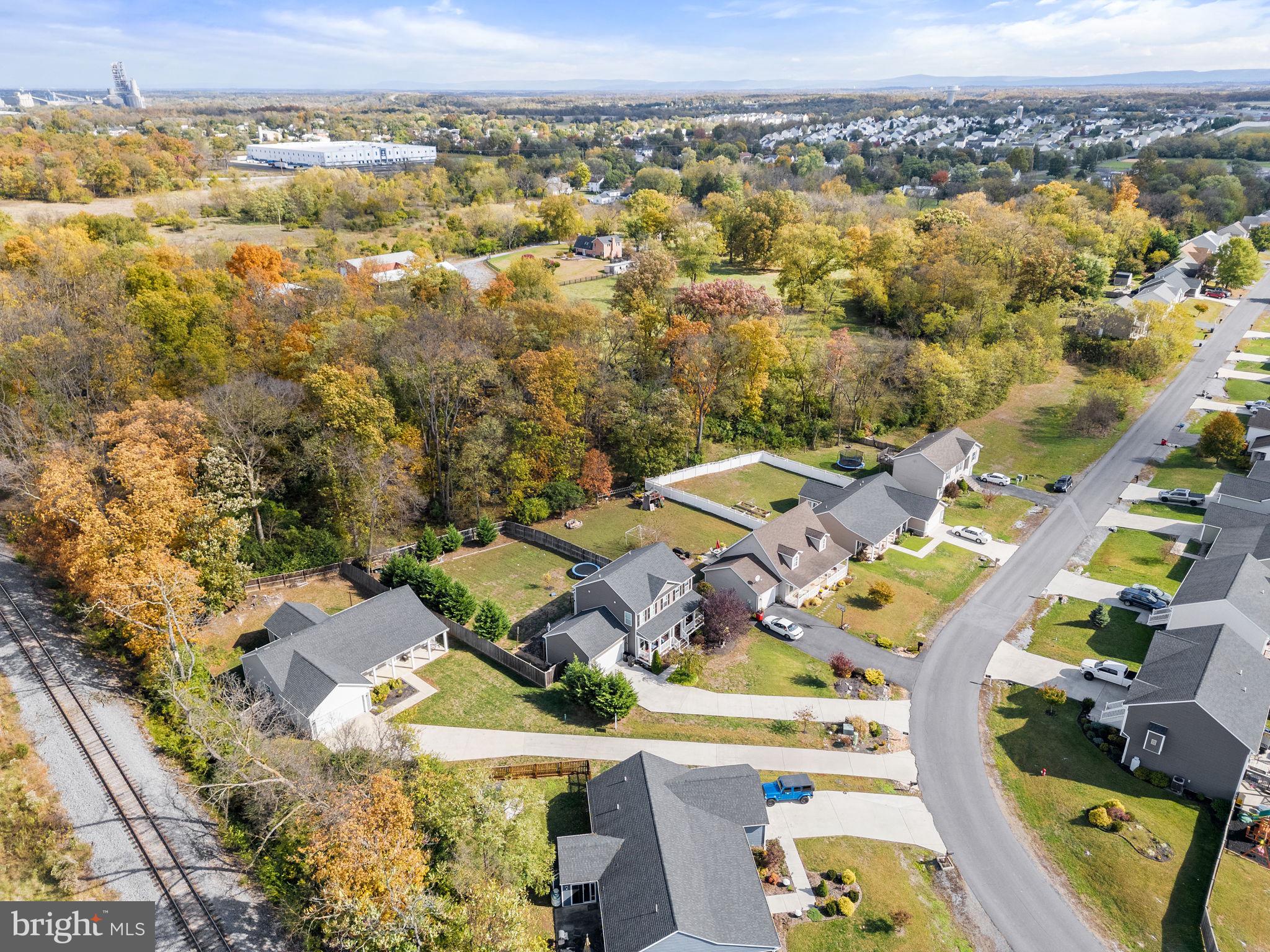 CRESTFIELD - Residential