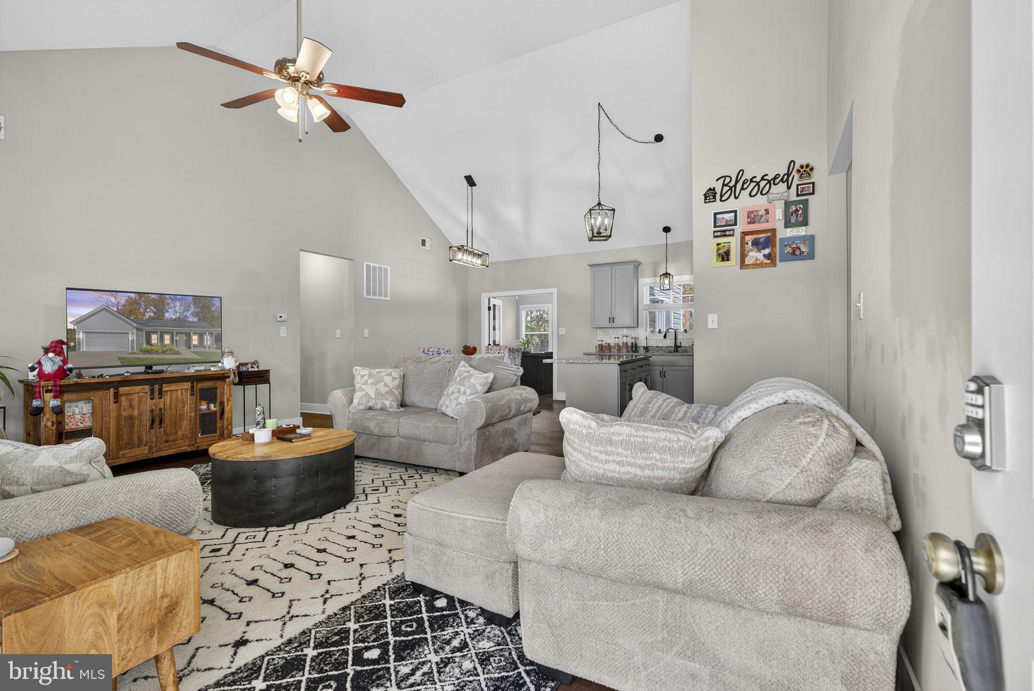 CRESTFIELD - Residential