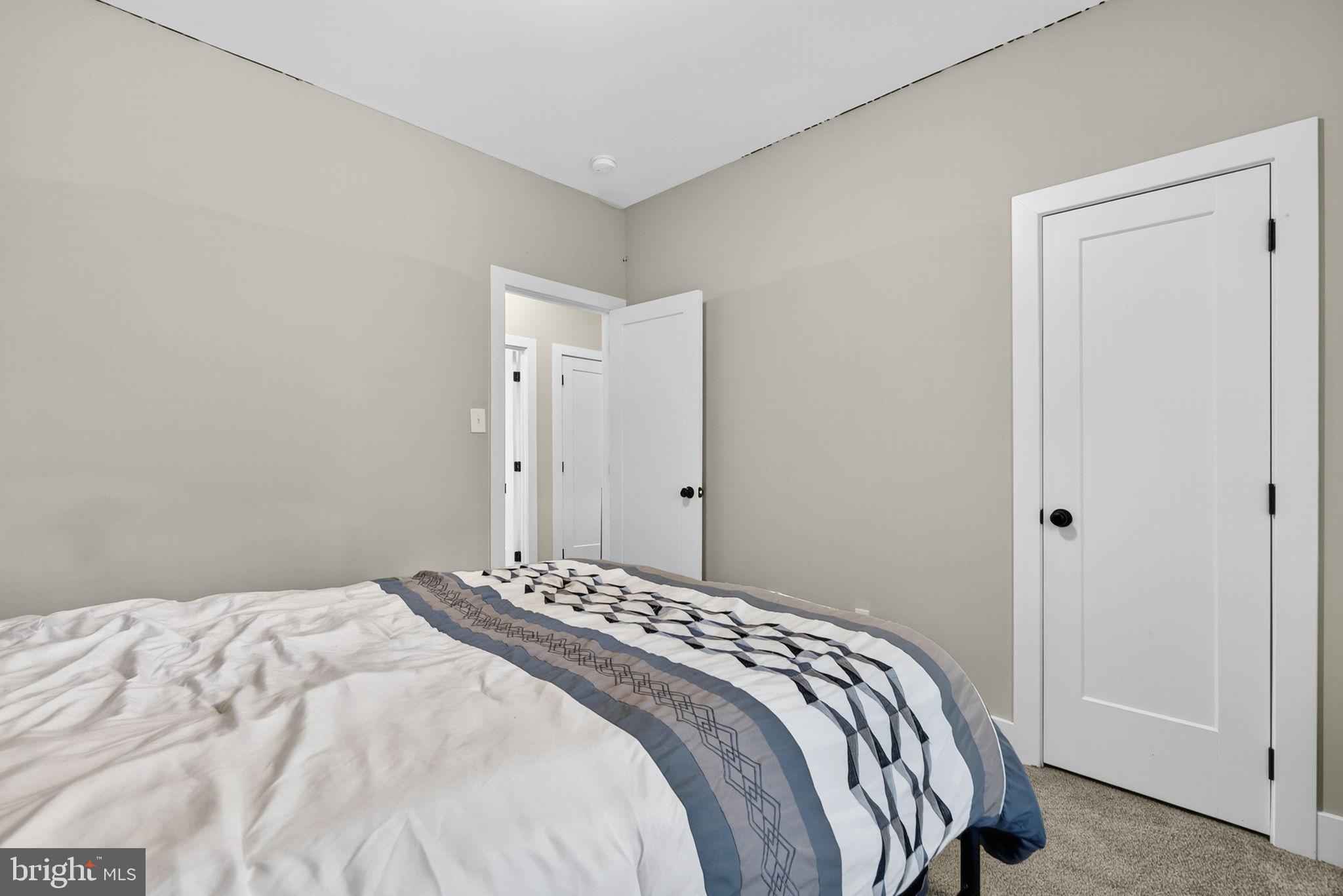 CRESTFIELD - Residential