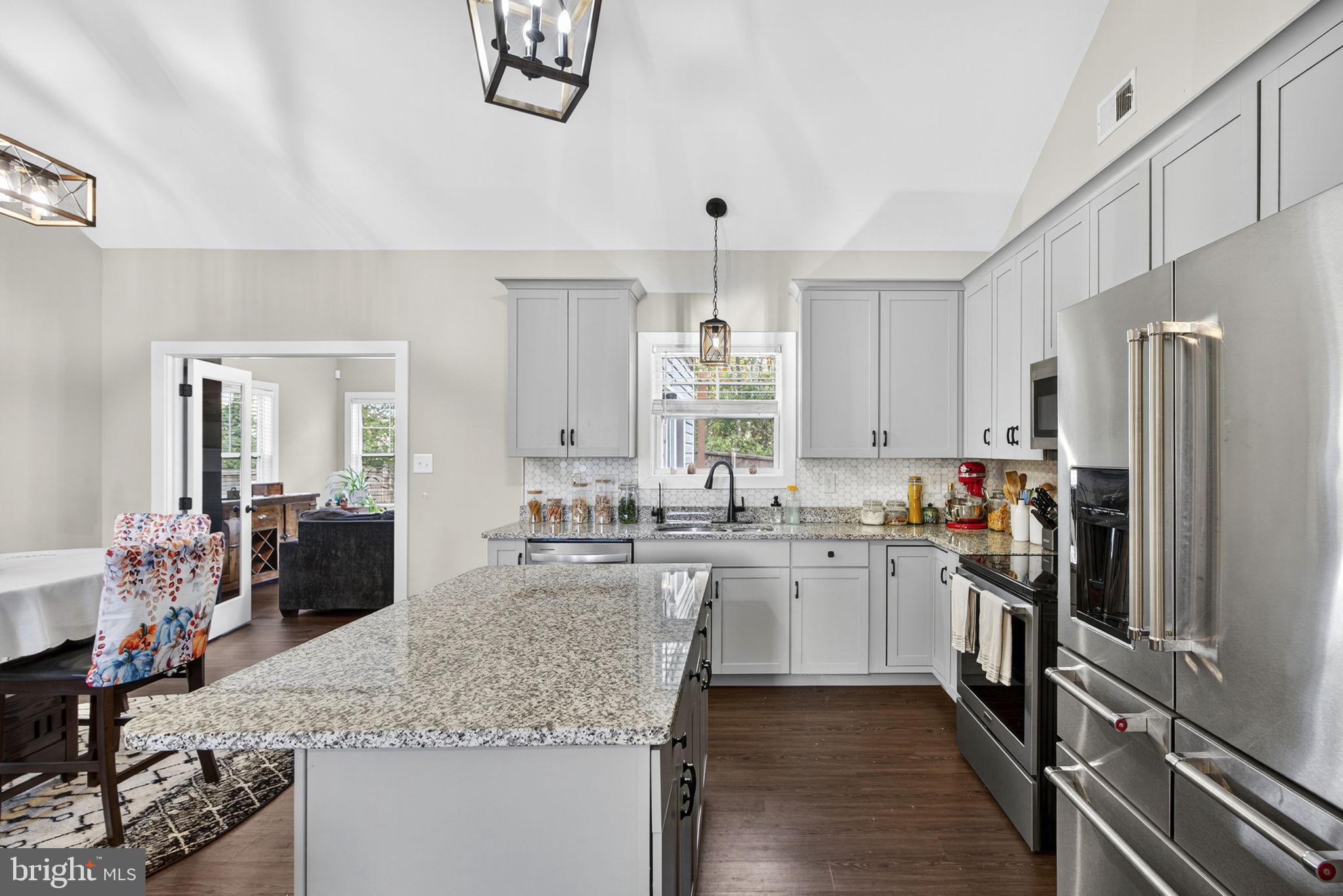 CRESTFIELD - Residential