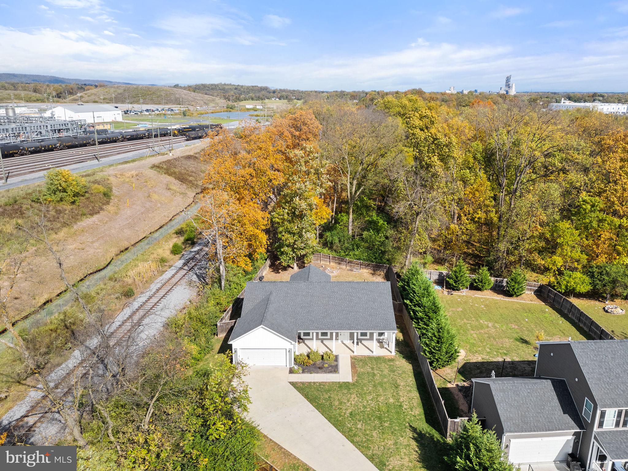 CRESTFIELD - Residential