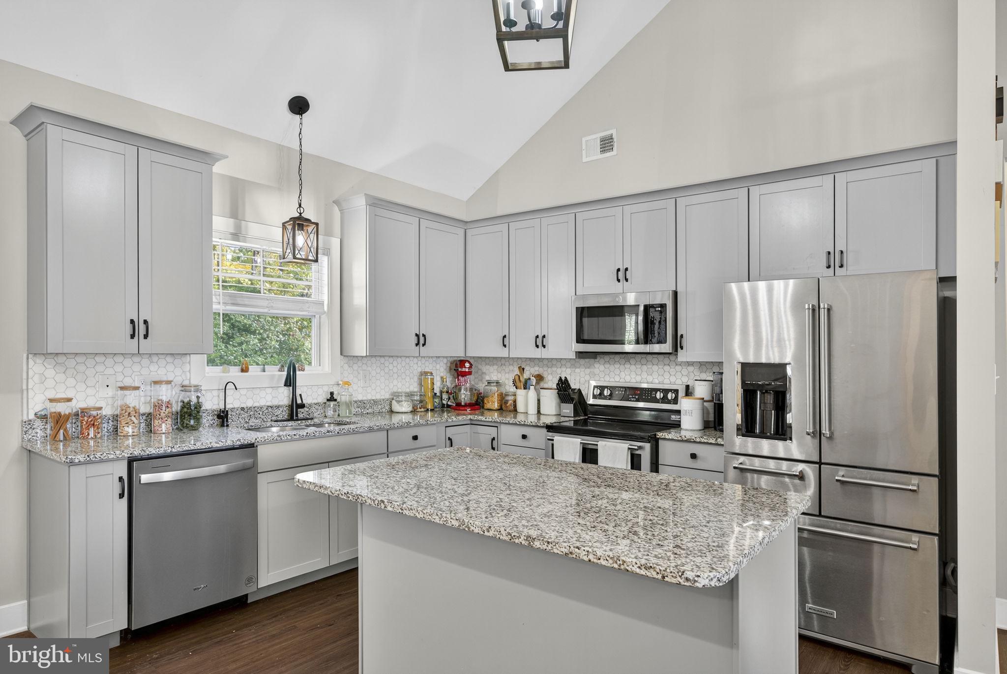 CRESTFIELD - Residential