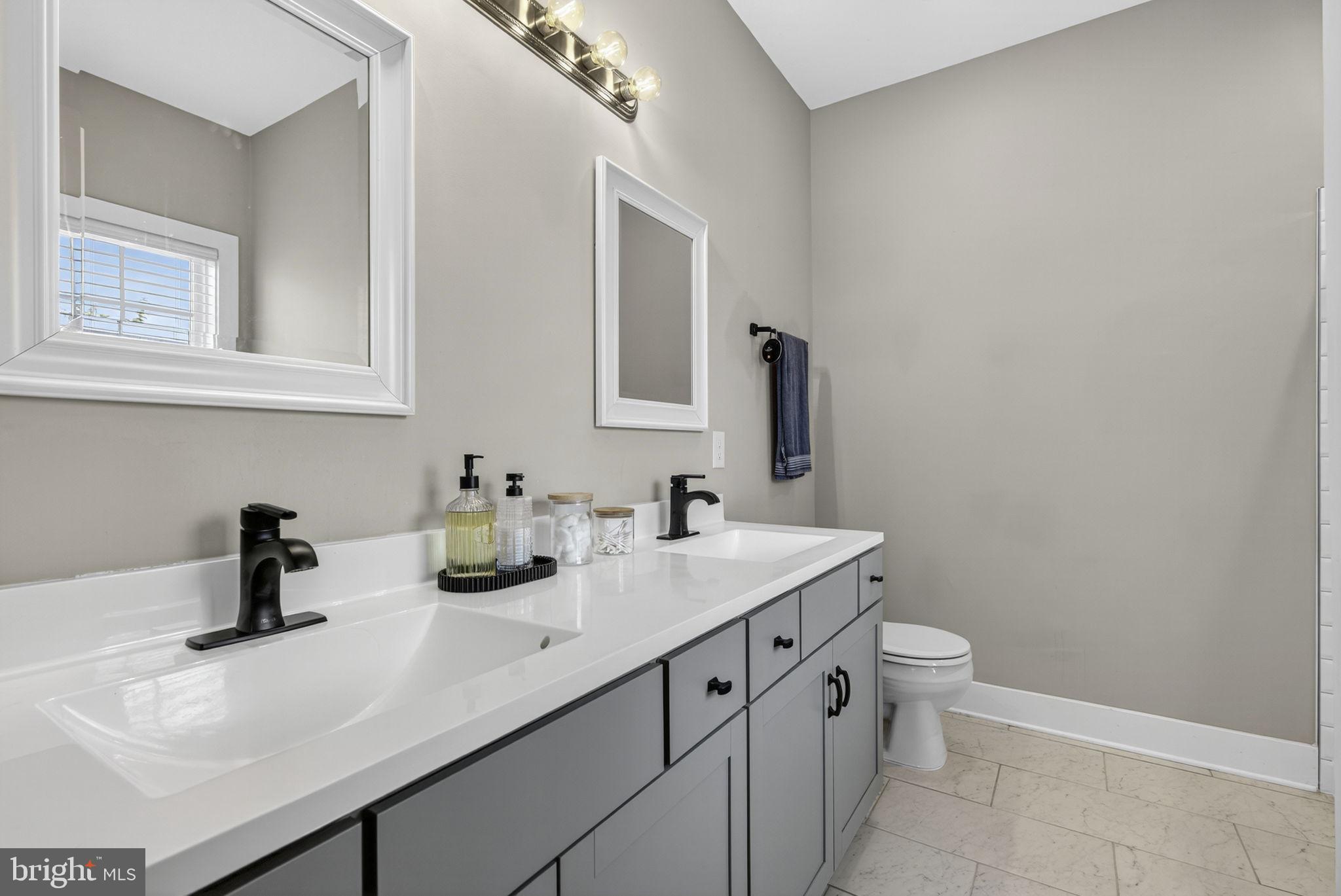 CRESTFIELD - Residential