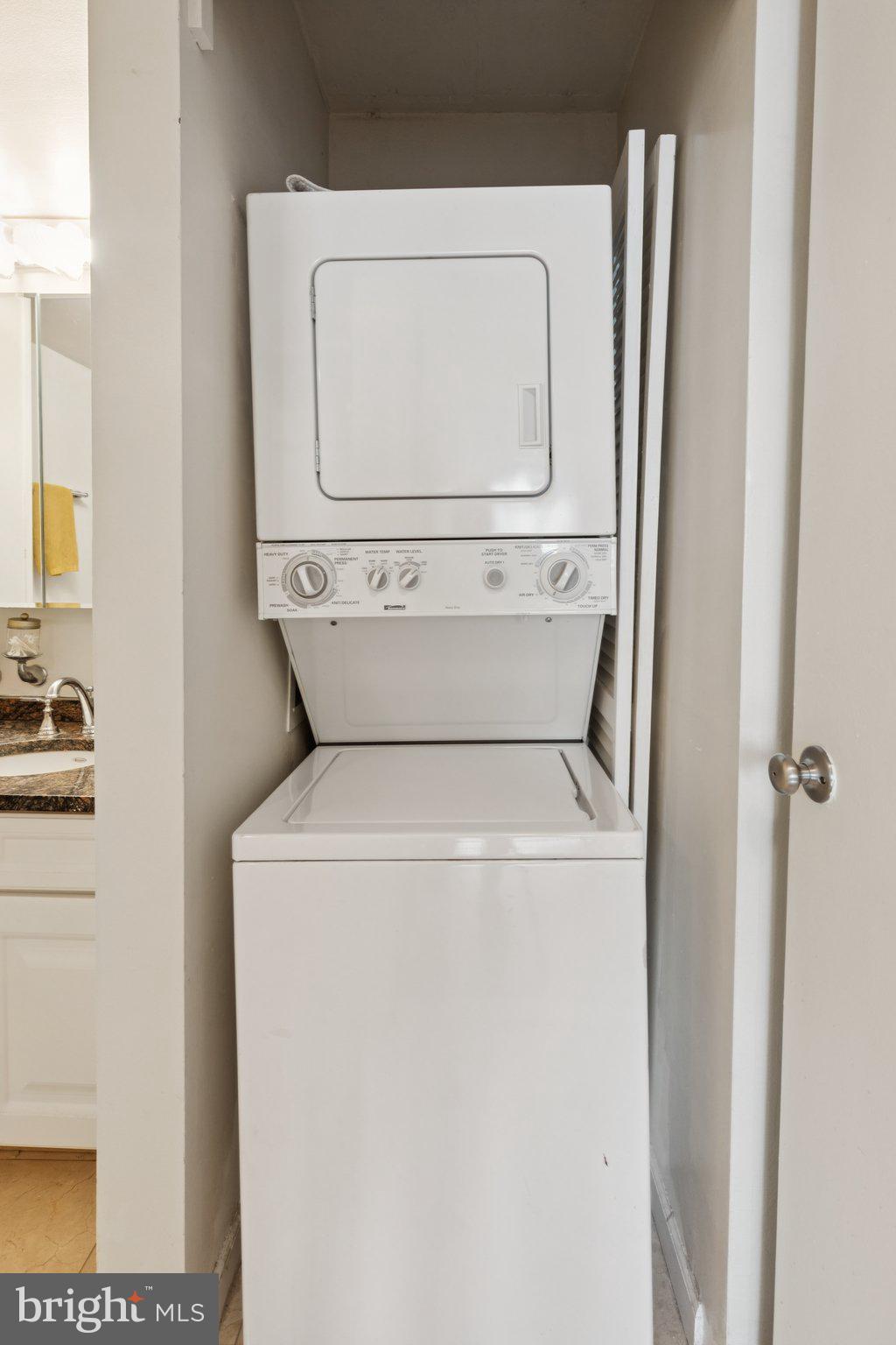 AVENUE OF THE ARTS - Residential