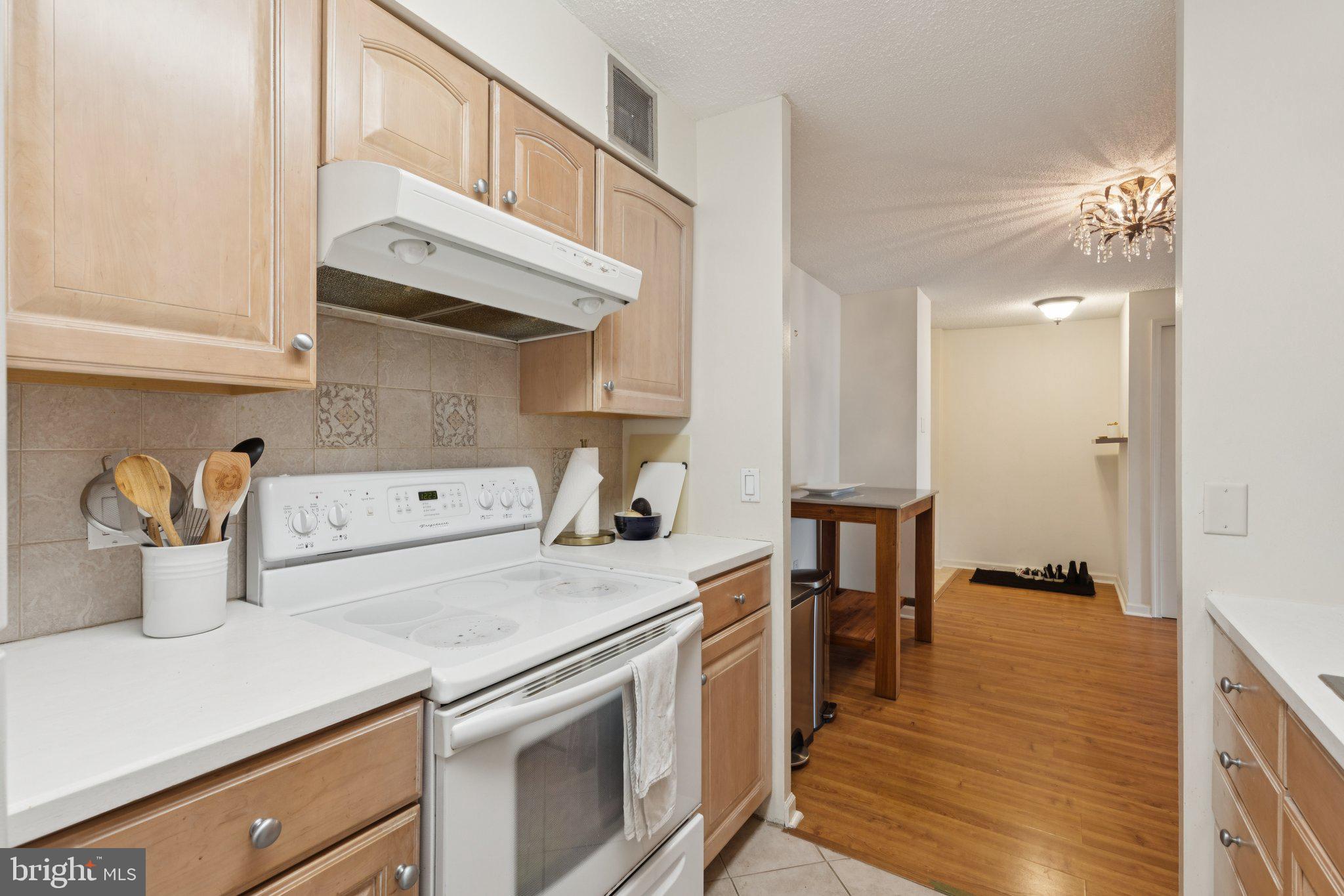 AVENUE OF THE ARTS - Residential