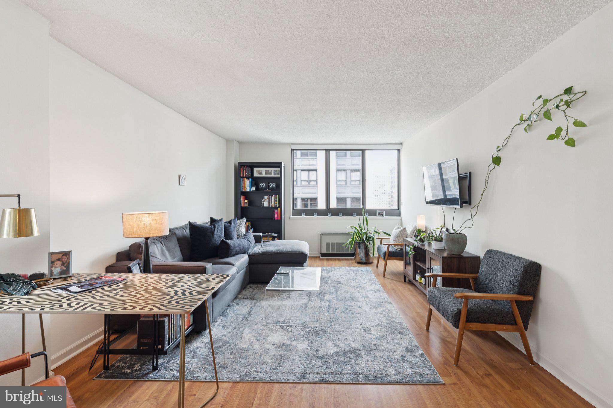 AVENUE OF THE ARTS - Residential