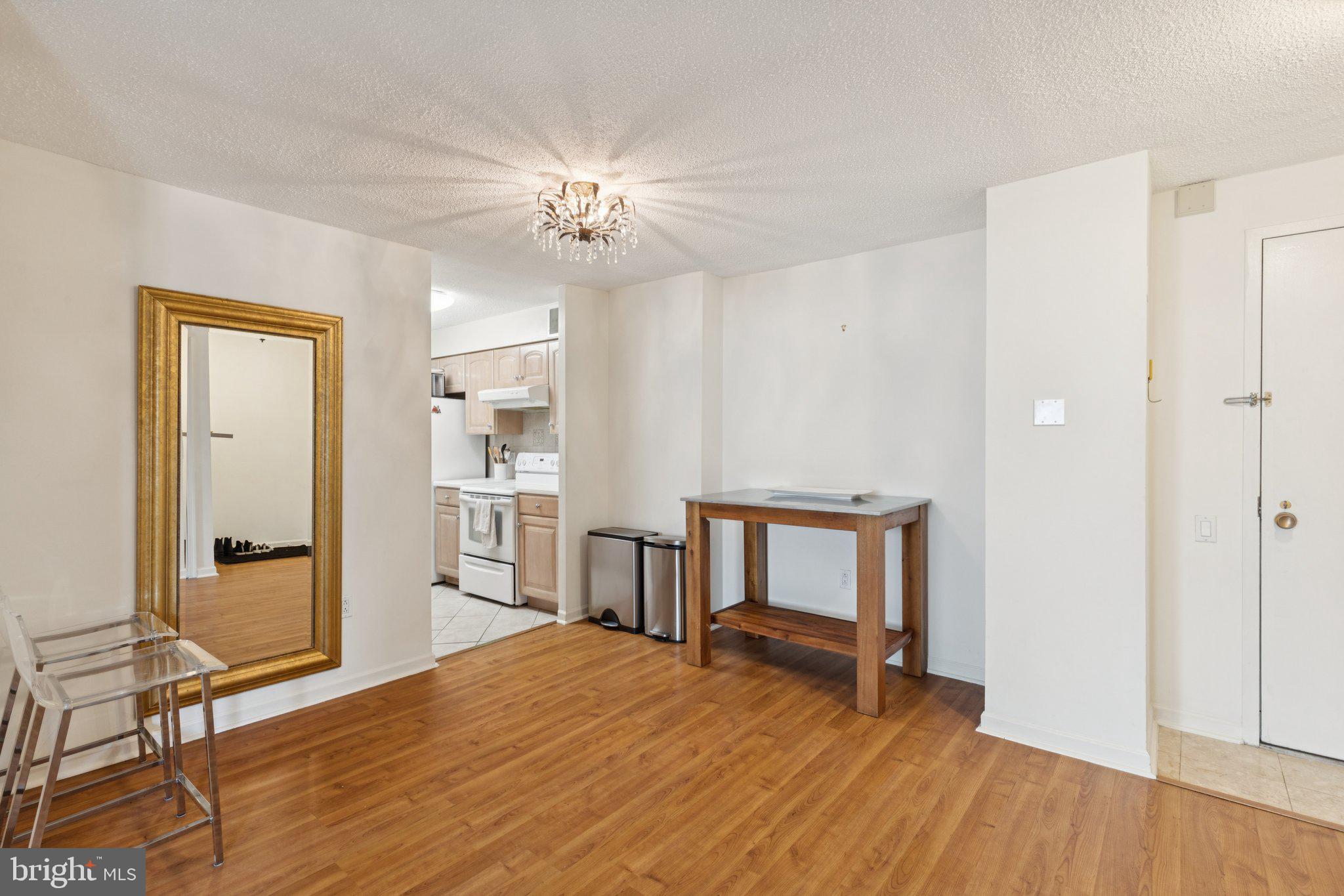 AVENUE OF THE ARTS - Residential