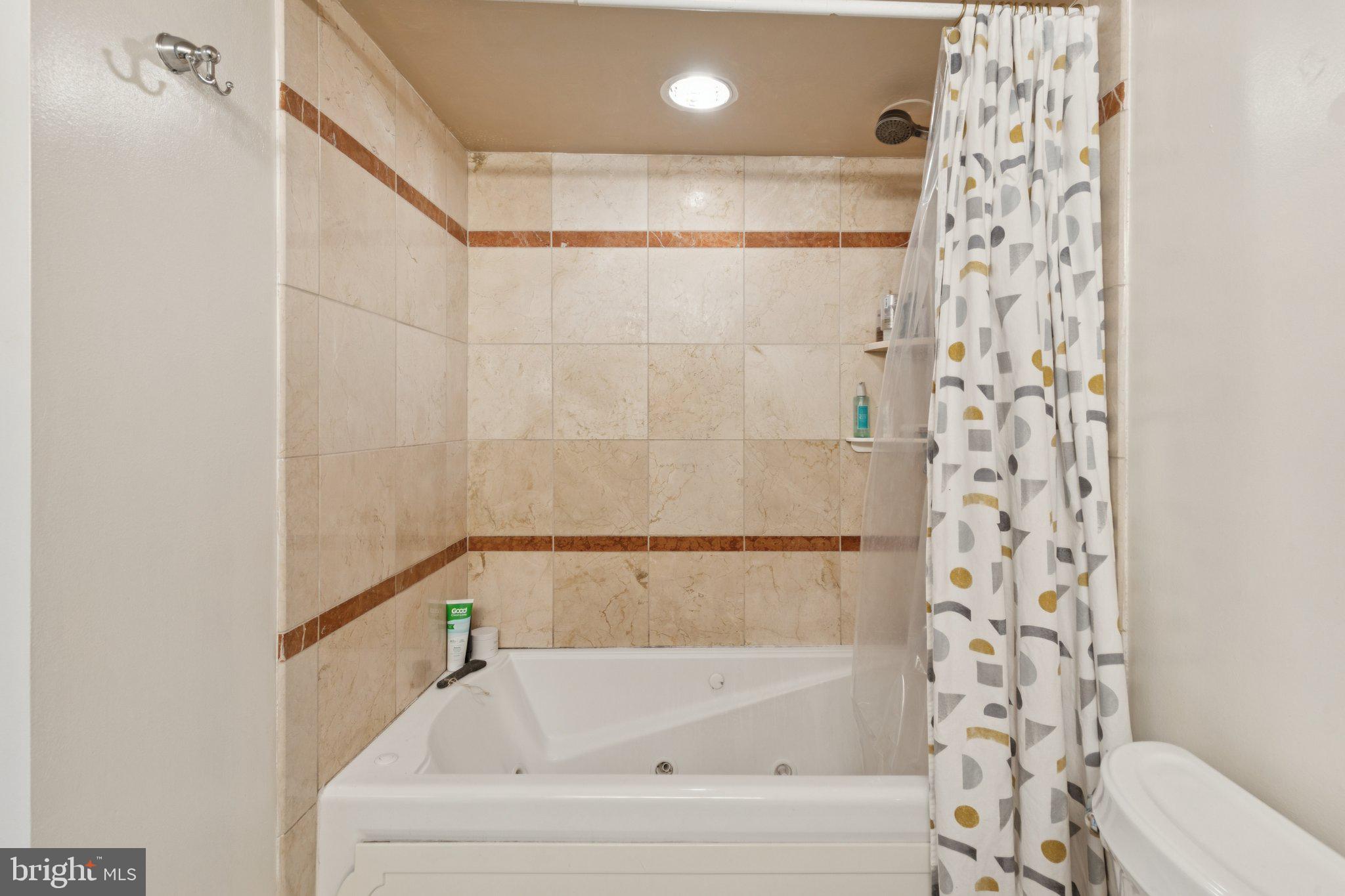 AVENUE OF THE ARTS - Residential