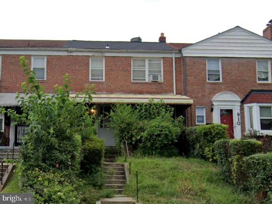 ONLINE REAL ESTATE AUCTION!! Bidding Opens - Monday, June 19, 2023. Bidding Closes - Tuesday, June 20, 2023 at 10:00 AM. List price is opening bid only. Please note - The interior of the home has not been seen by the Auctioneer or Personal Representative. A family member of the decedent is believed to be living in the property, without permission, and will not provide access. The house is reported to have plumbing leaks and mold.