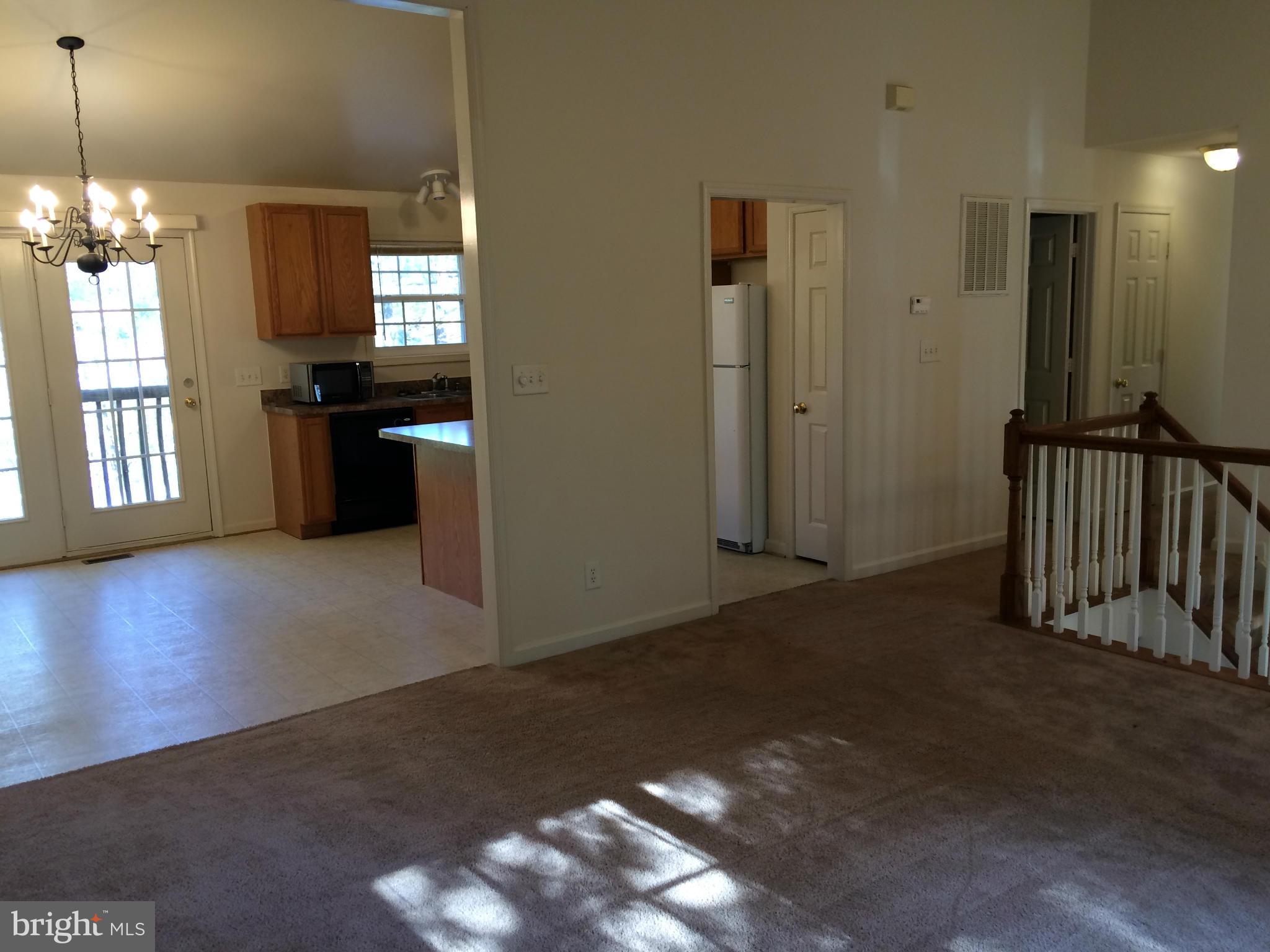 LAKE LAND - Residential Lease